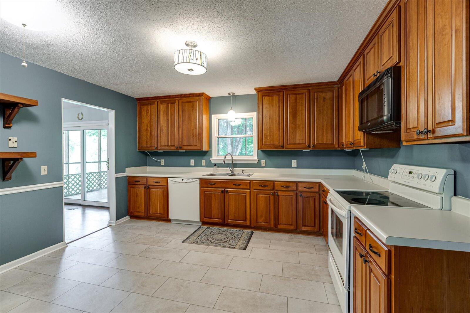 429 Kingsridge Drive