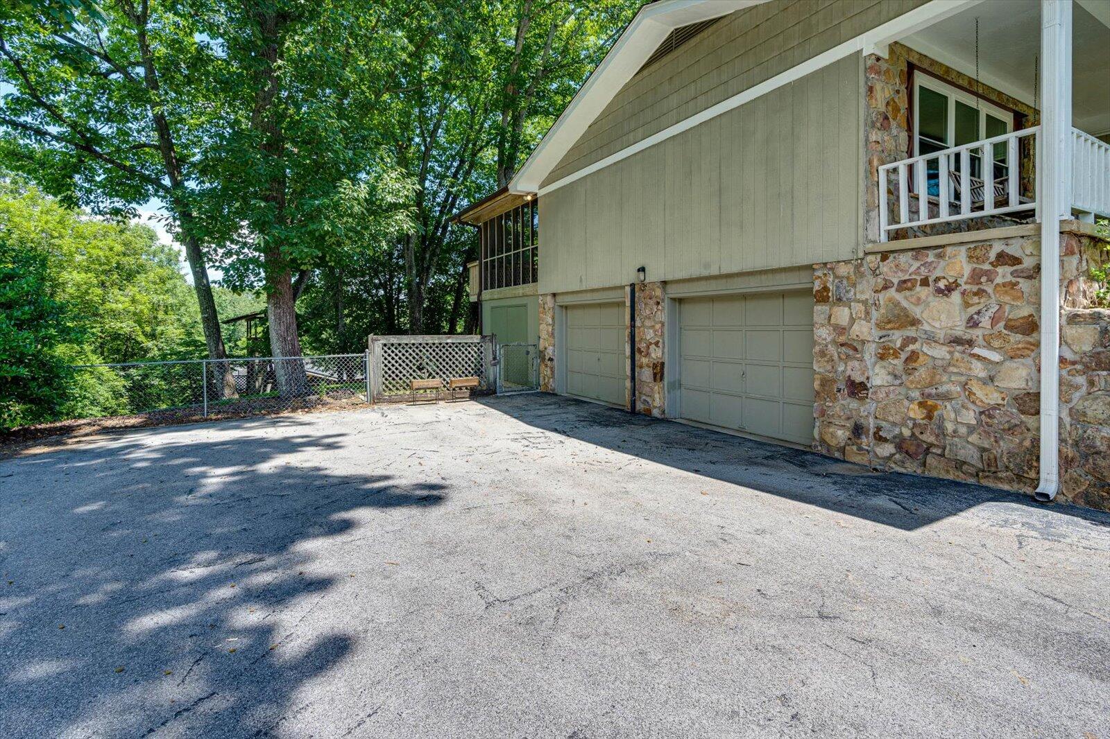 429 Kingsridge Drive