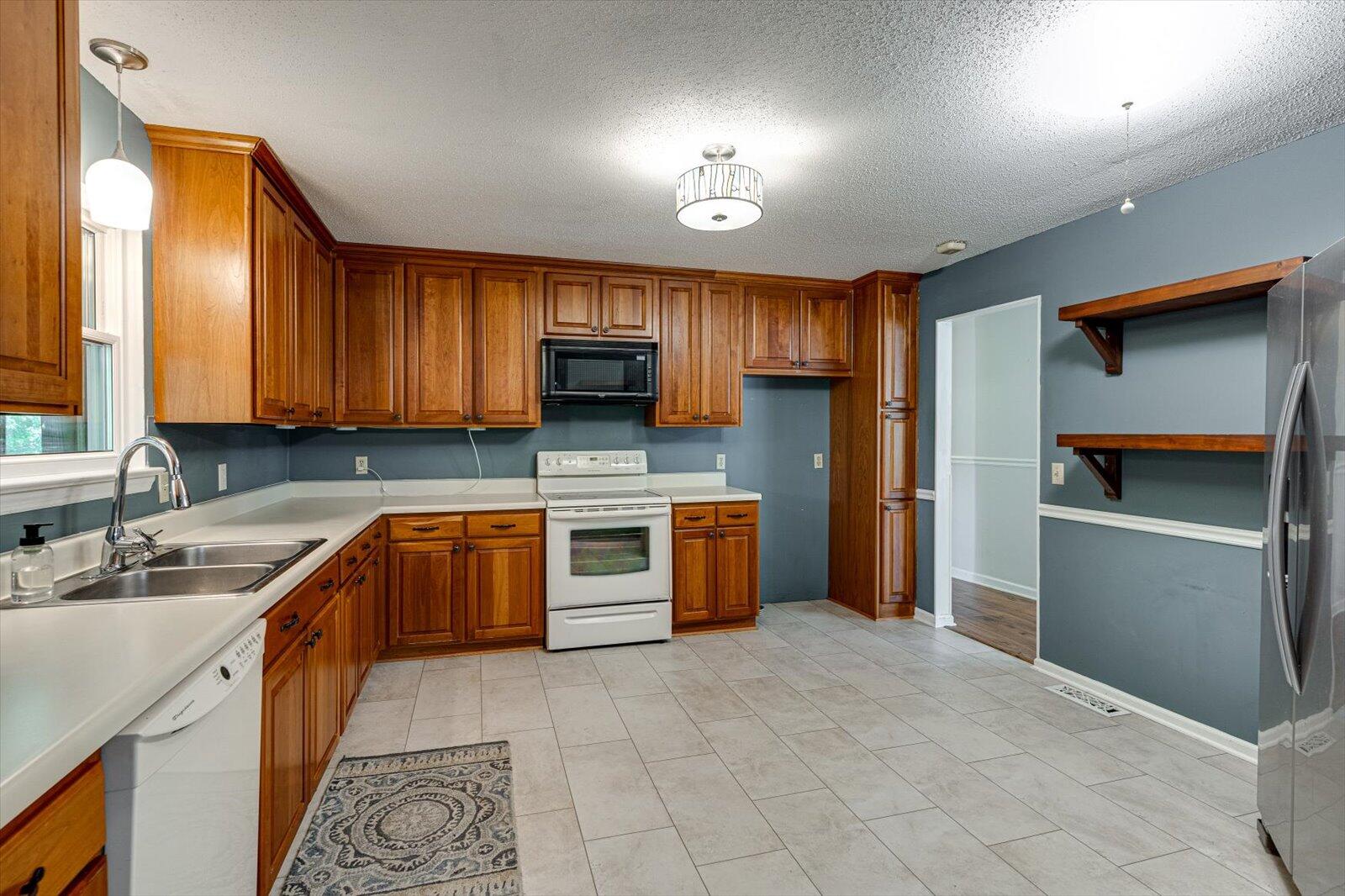 429 Kingsridge Drive