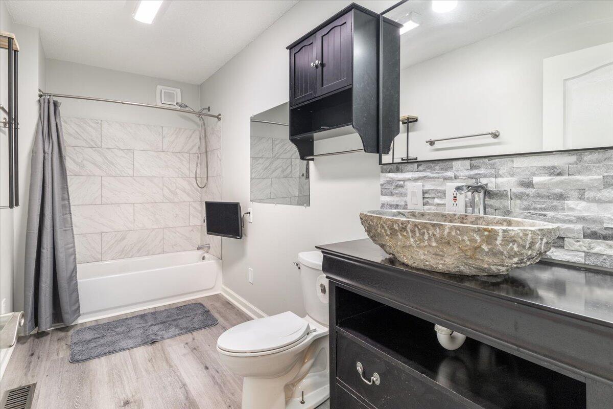 4508 Kings Lake Court