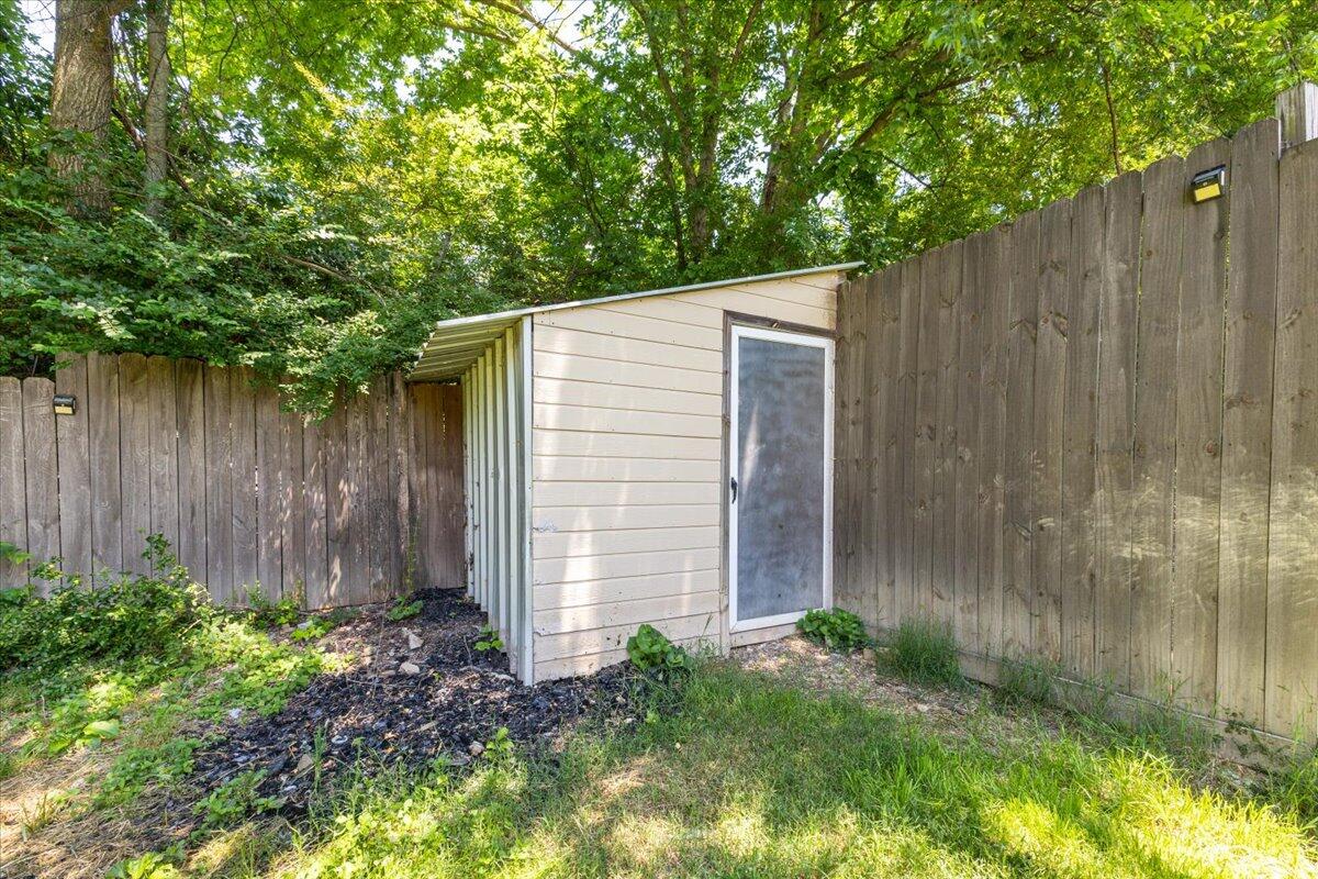 4508 Kings Lake Court