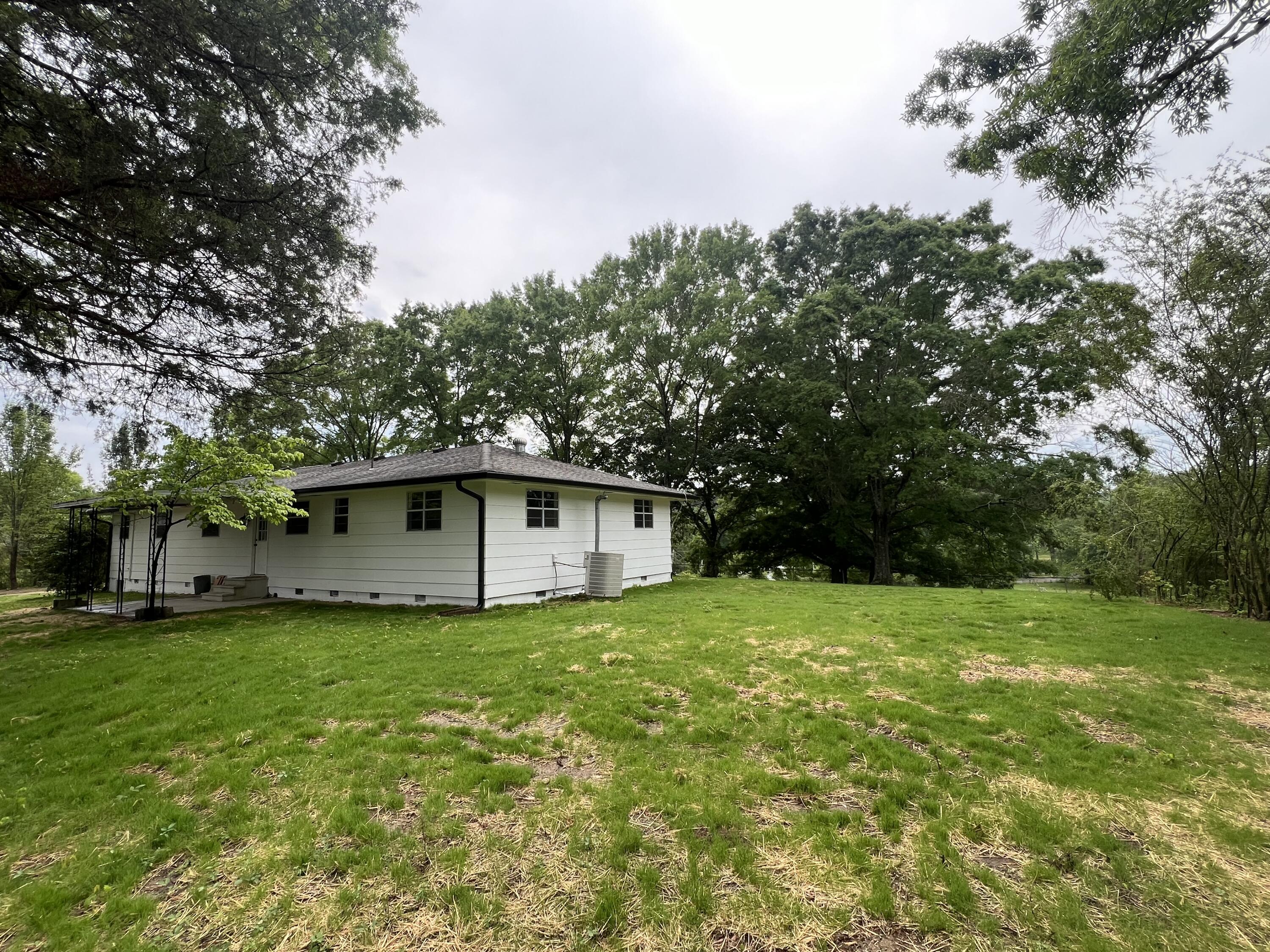 2657 Corinth Road, LaFayette