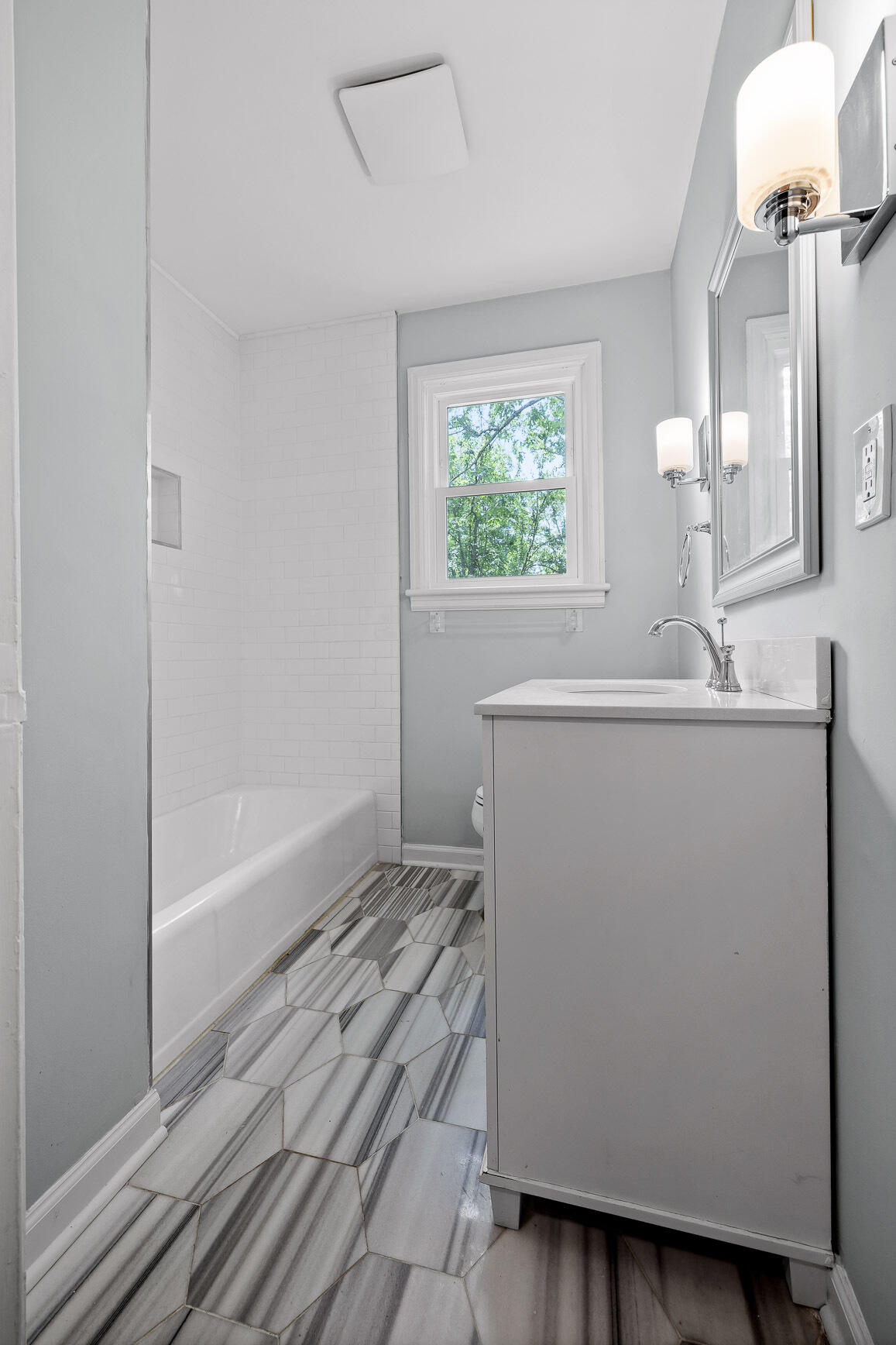 204 Red Riding Hood Trail