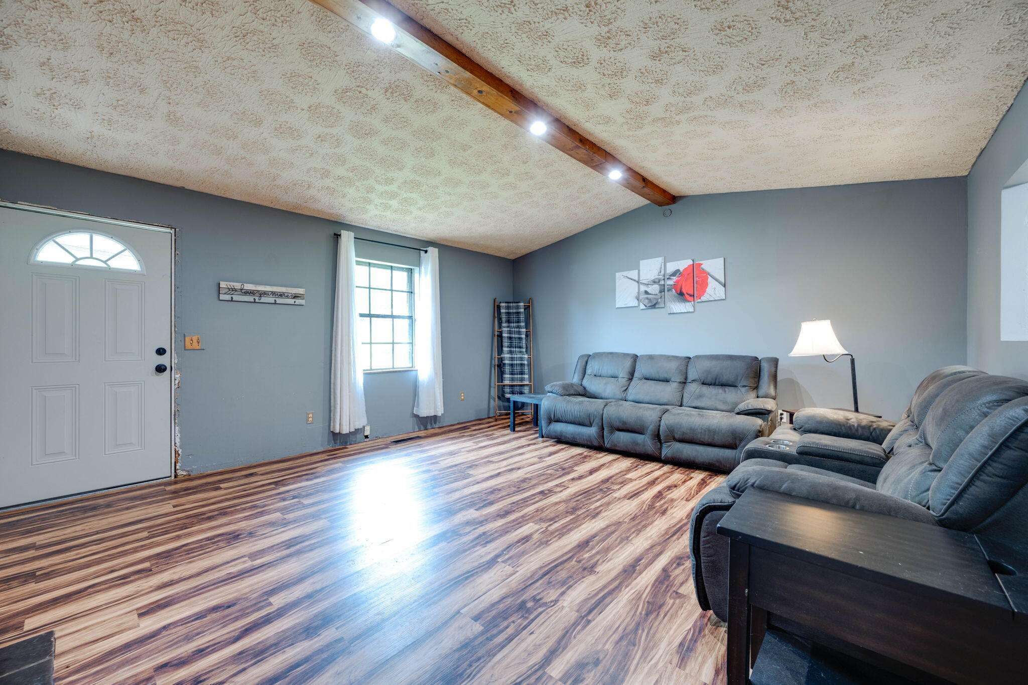 60 Valleywood Circle