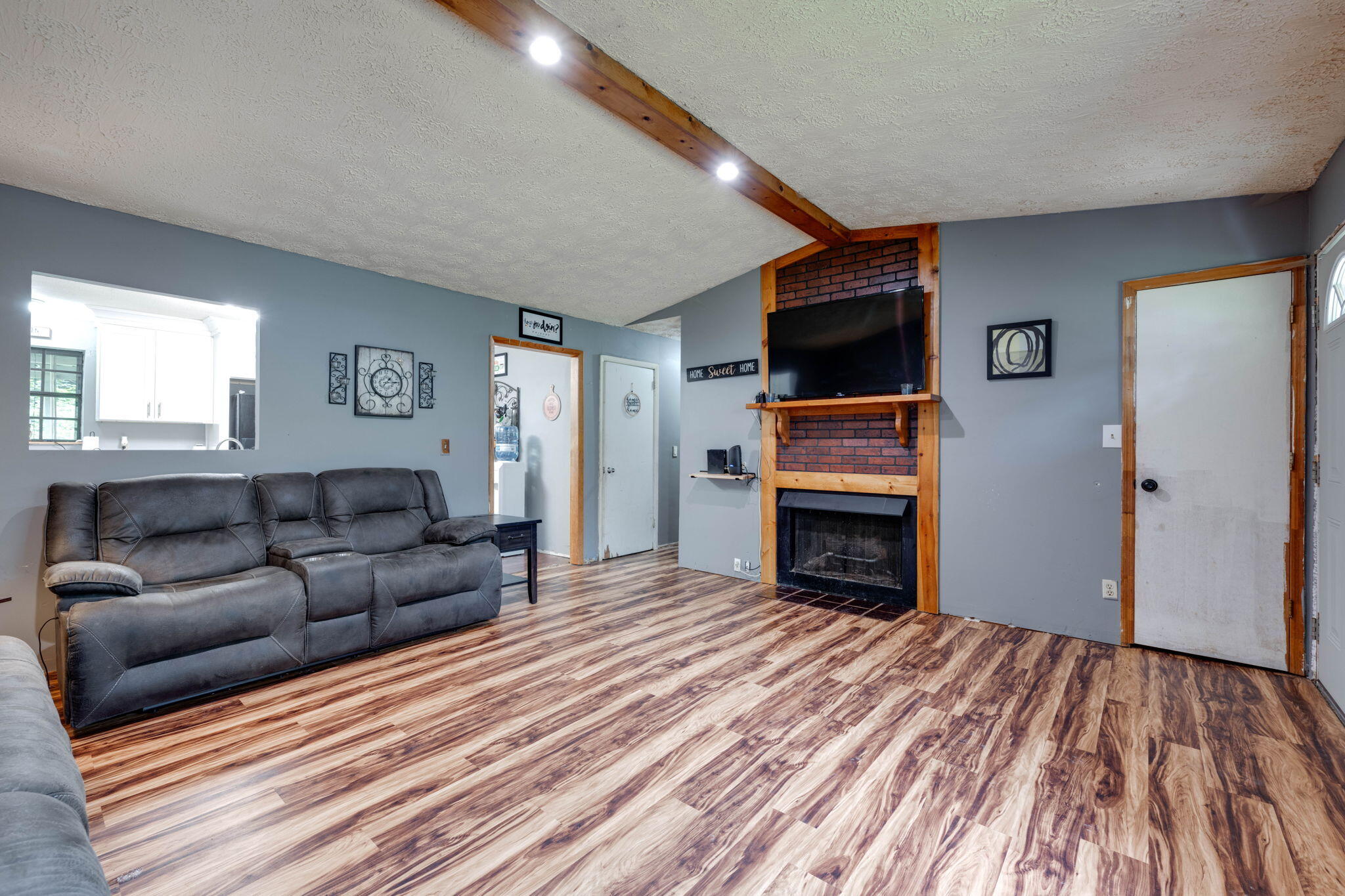 60 Valleywood Circle