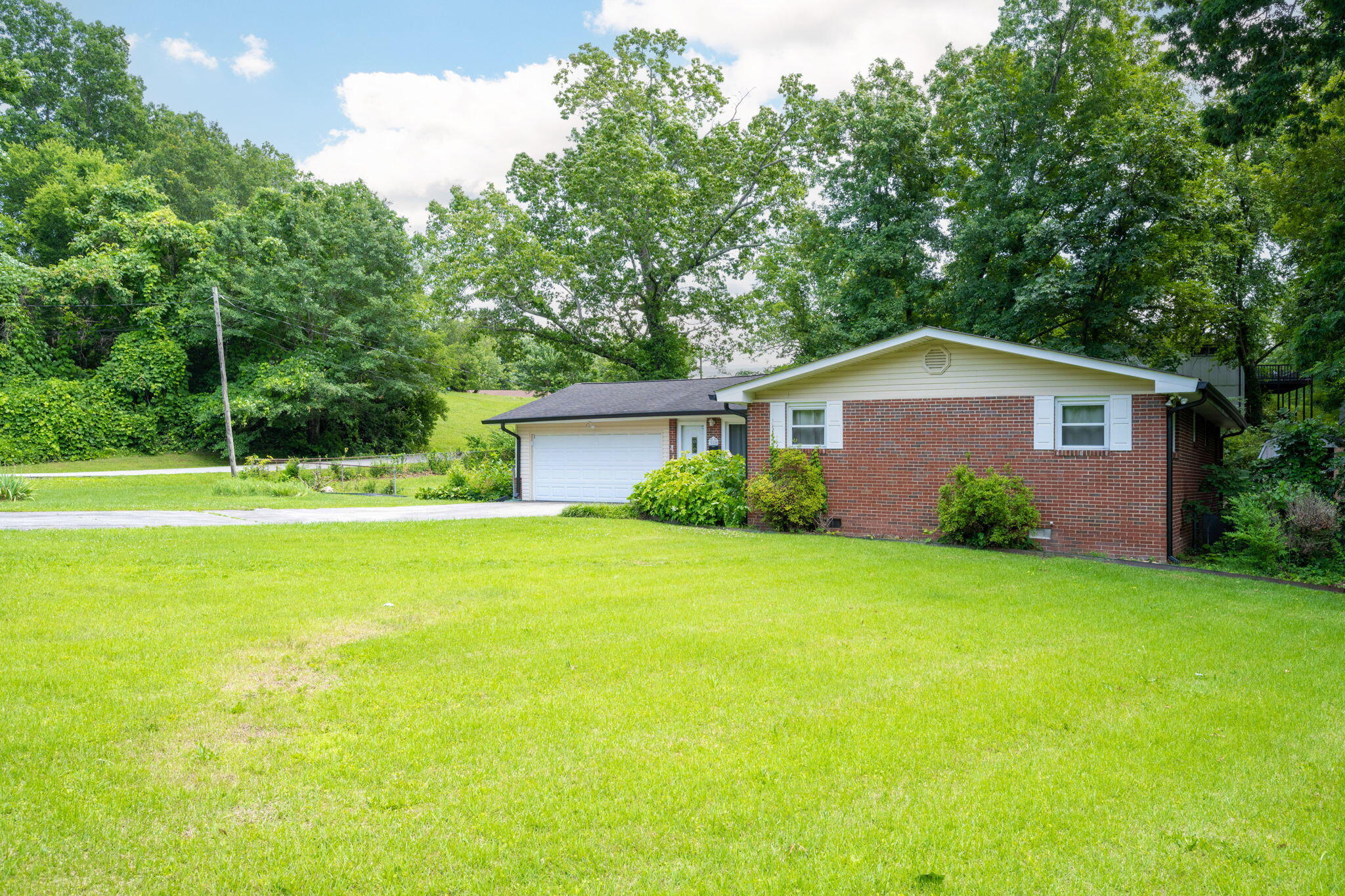 3805 Lake Vista Drive