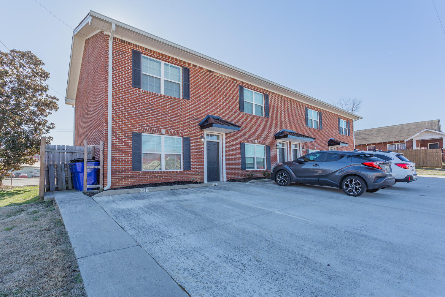 270 NE Trunk Street, 274