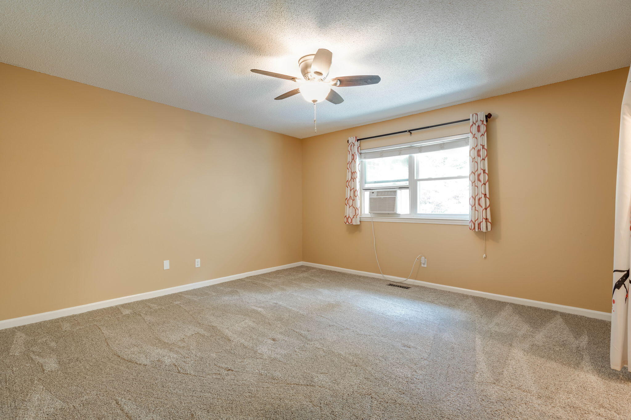 709 Stone Crest Circle