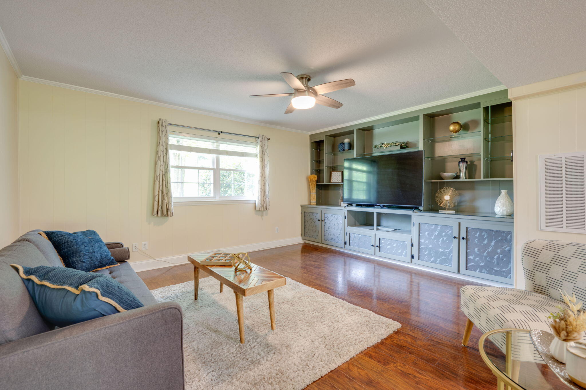 709 Stone Crest Circle