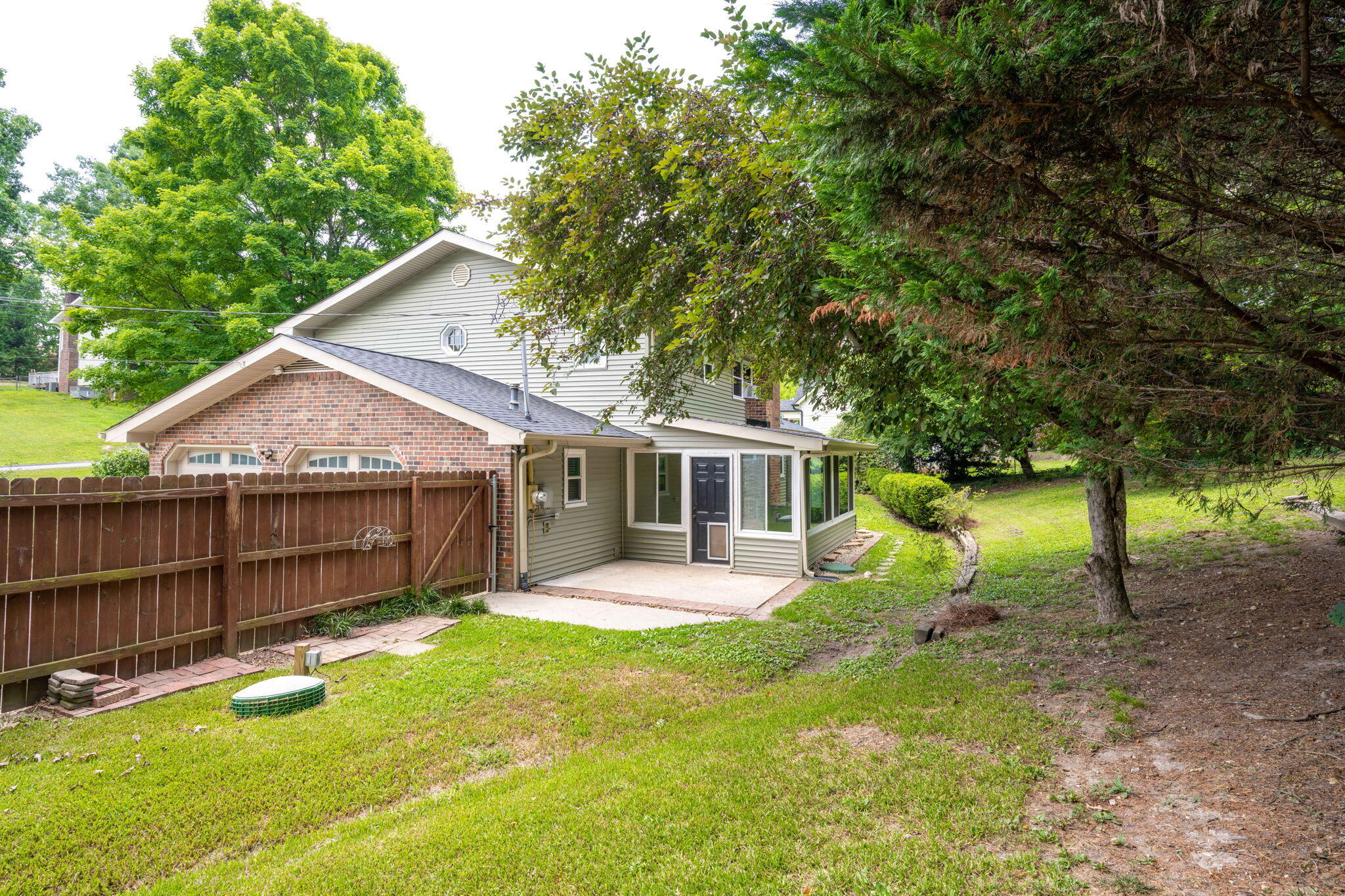 709 Stone Crest Circle