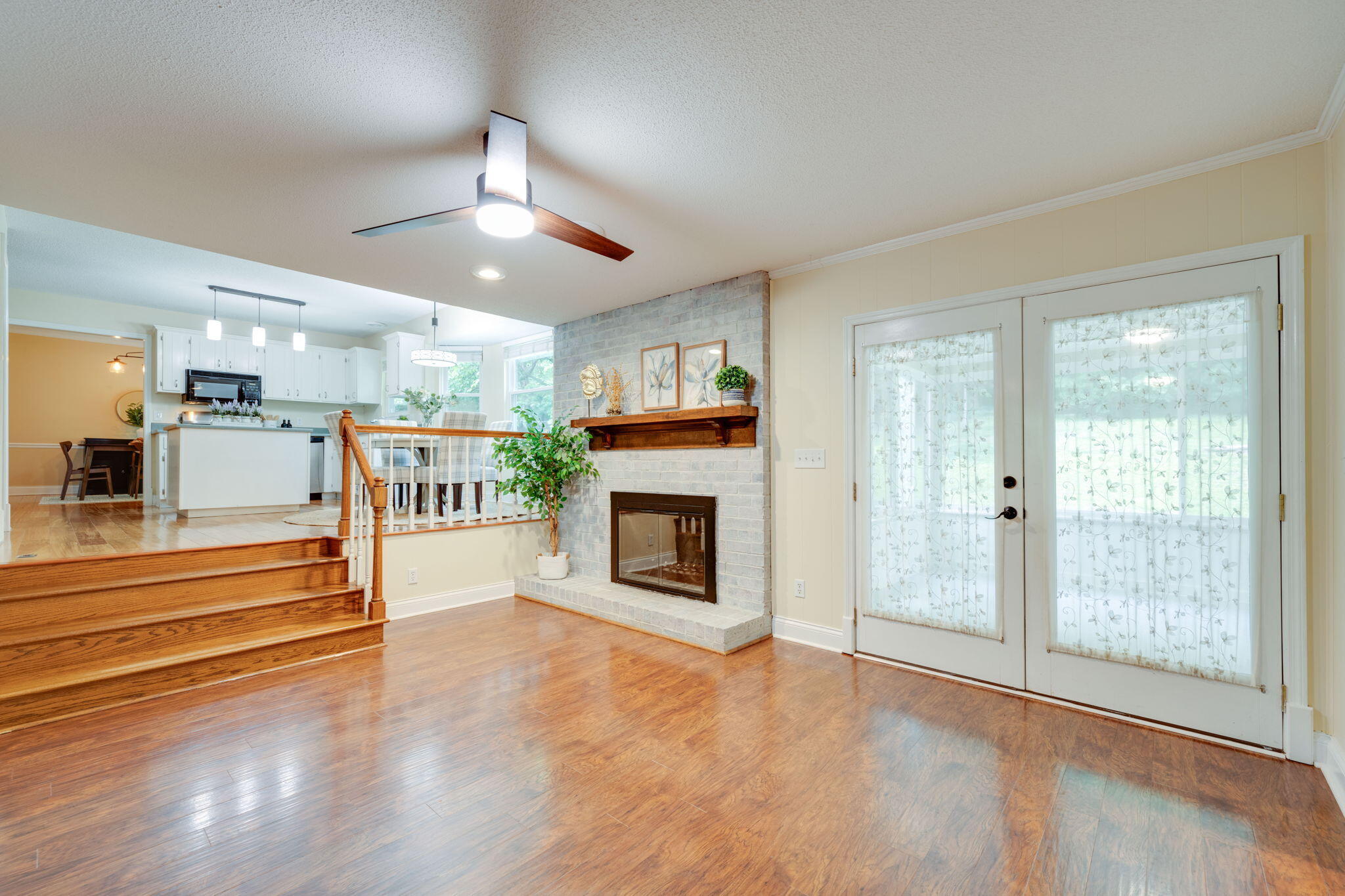 709 Stone Crest Circle