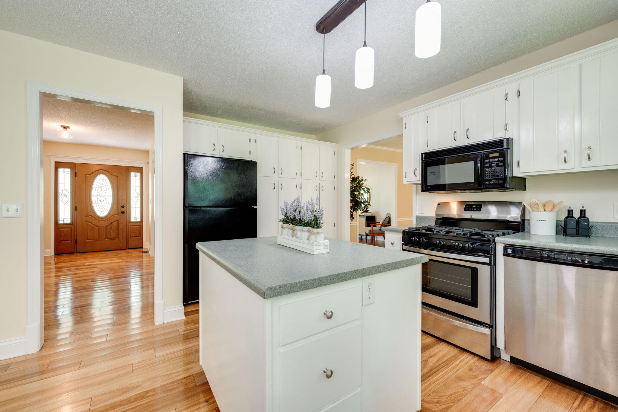 709 Stone Crest Circle