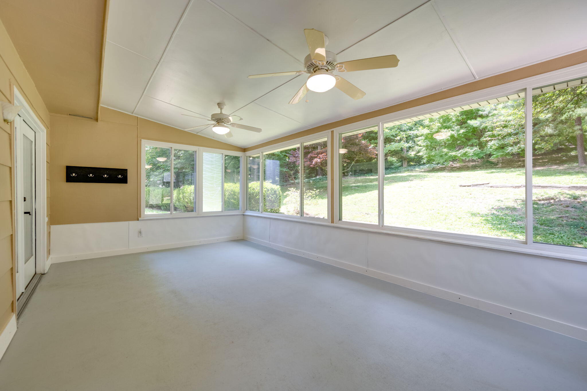 709 Stone Crest Circle