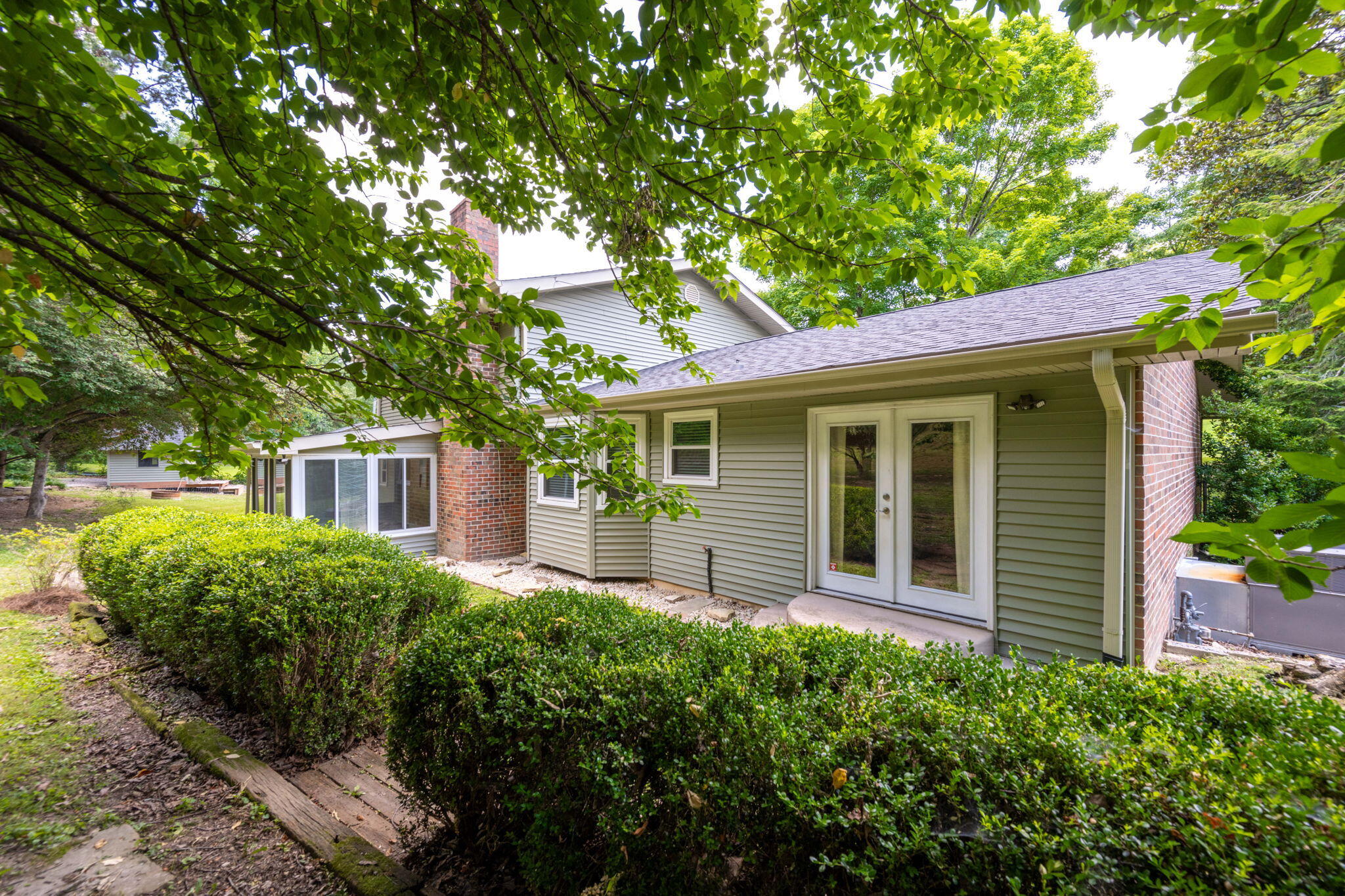 709 Stone Crest Circle