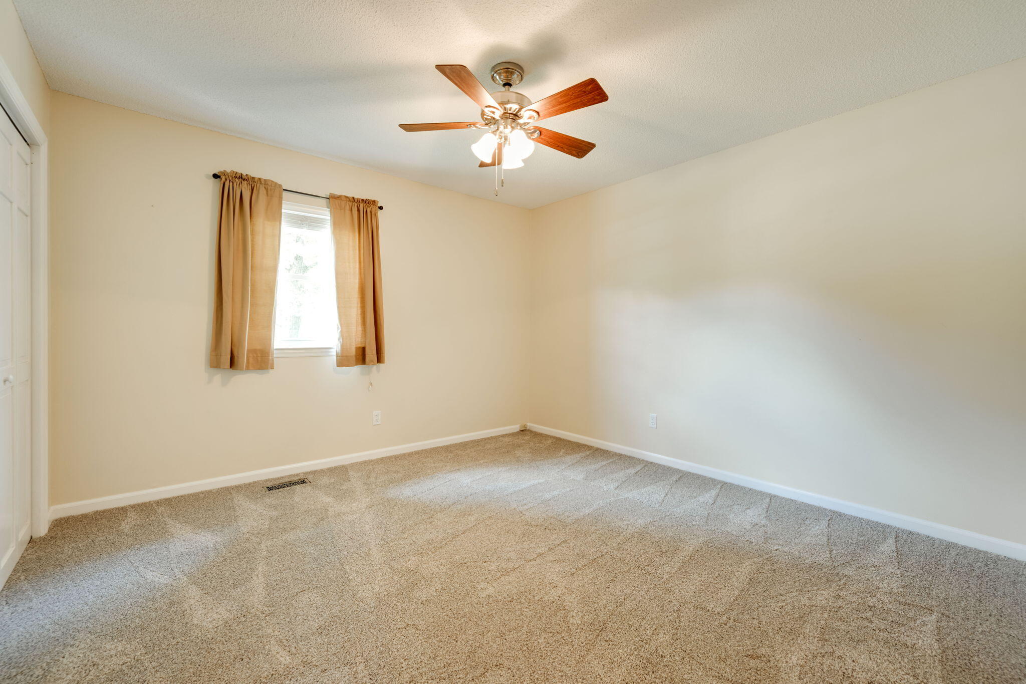 709 Stone Crest Circle