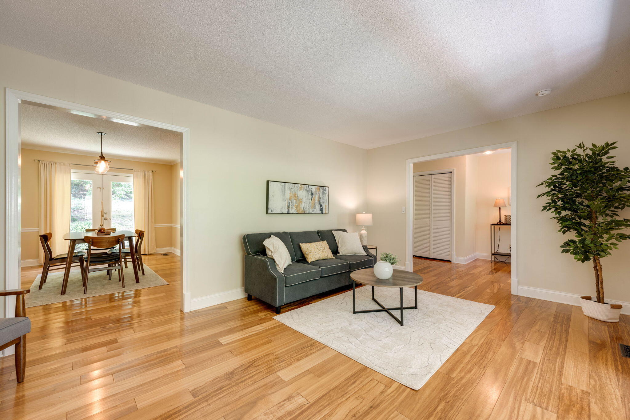 709 Stone Crest Circle