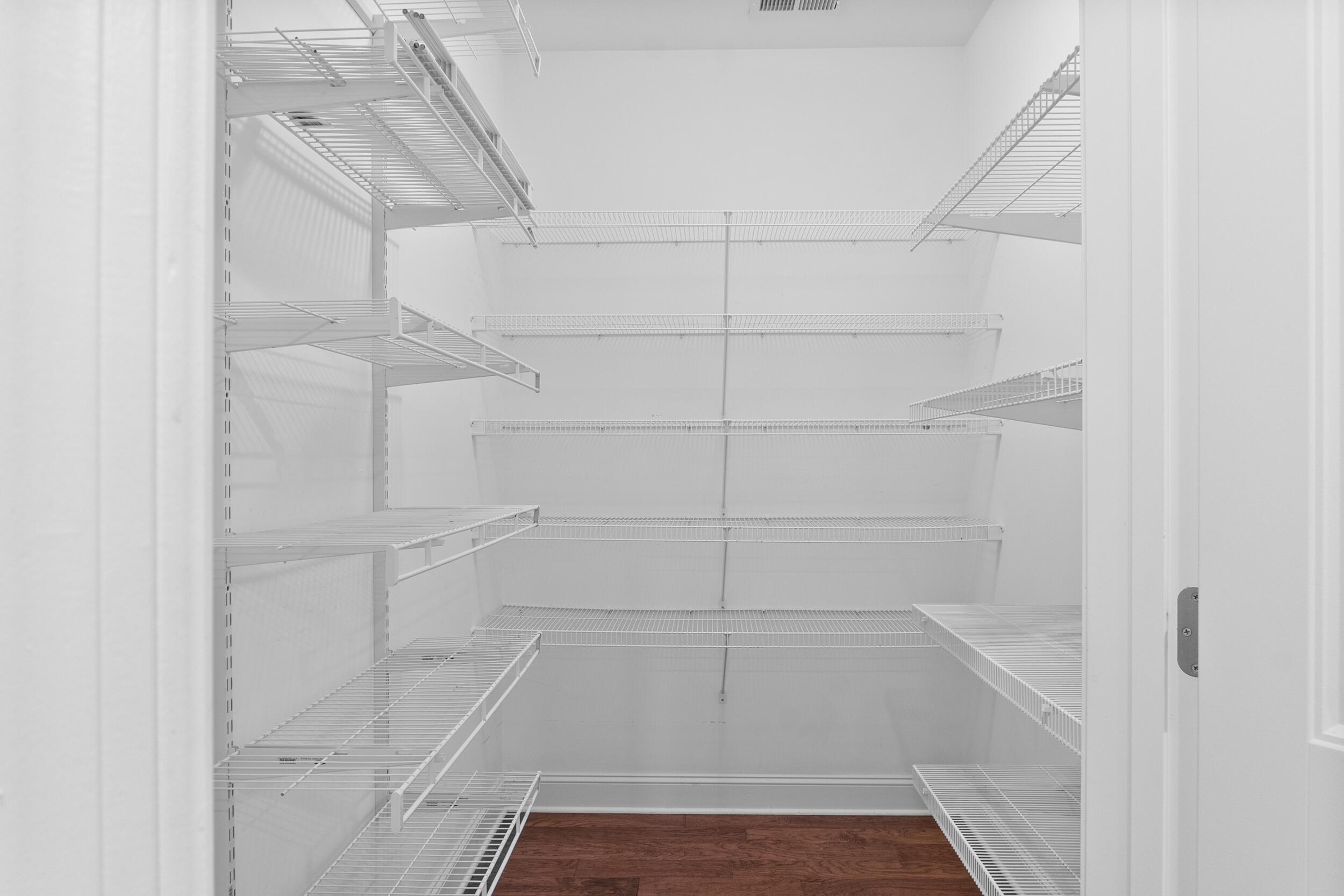 5417 Bungalow Circle