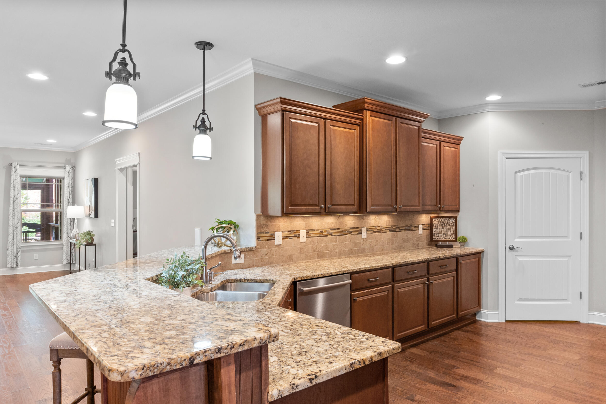 5417 Bungalow Circle