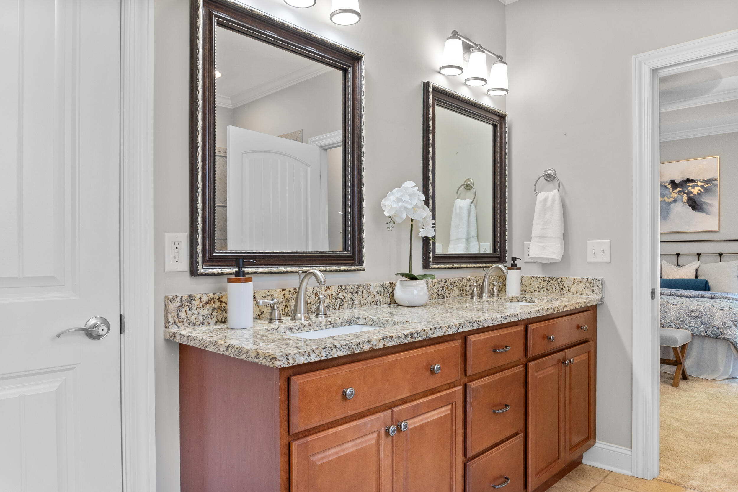 5417 Bungalow Circle