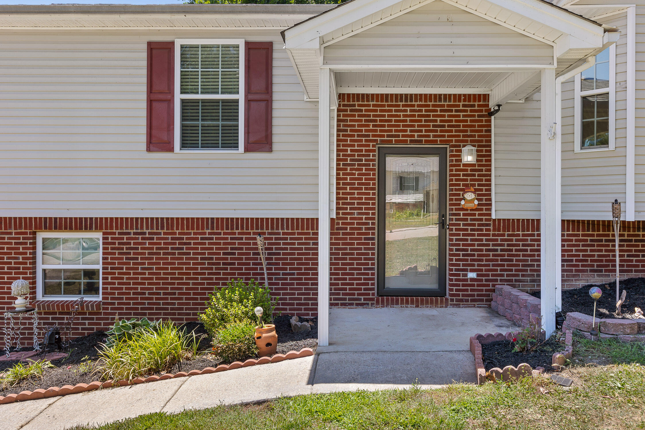 1220 Pendall Lane