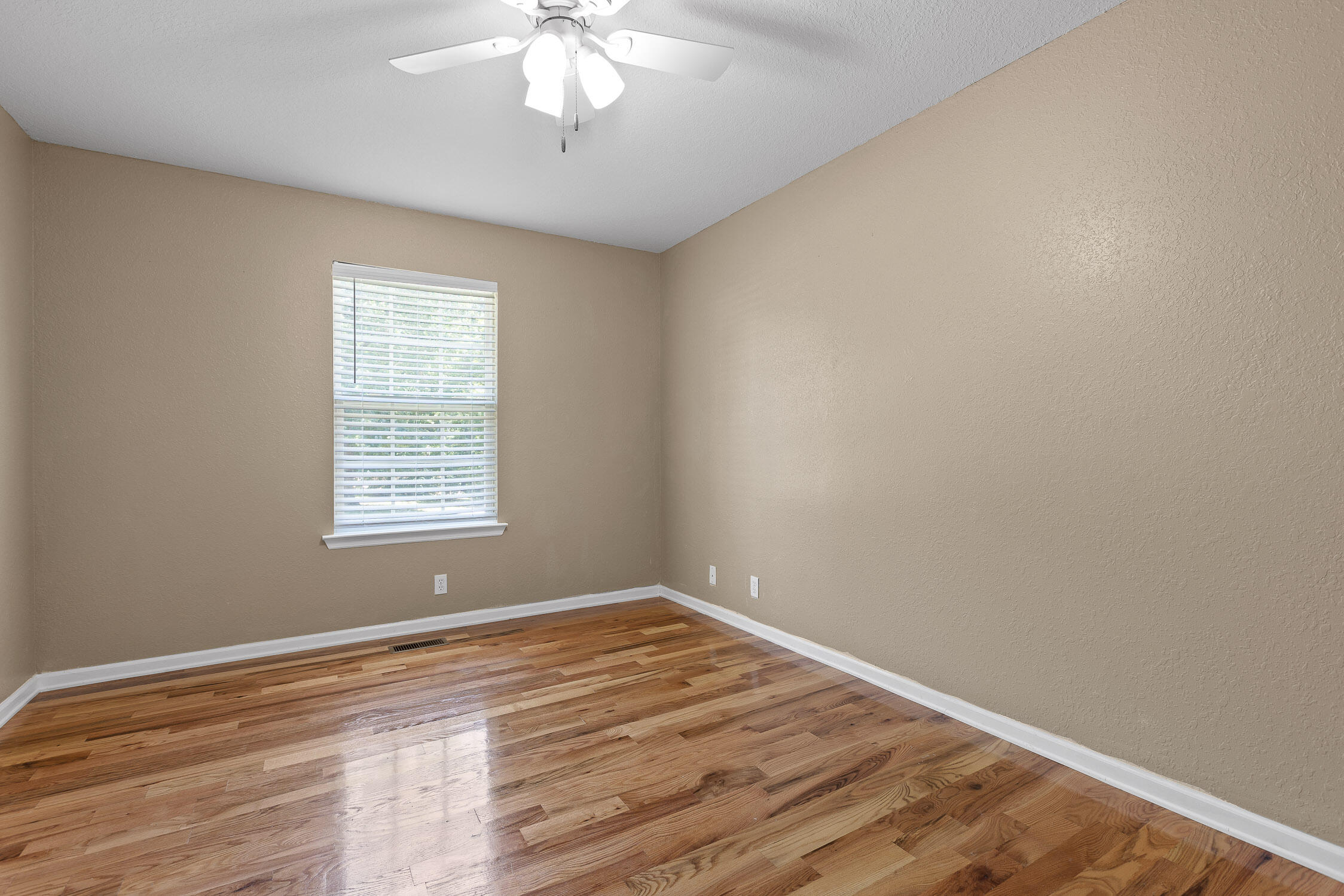 1220 Pendall Lane