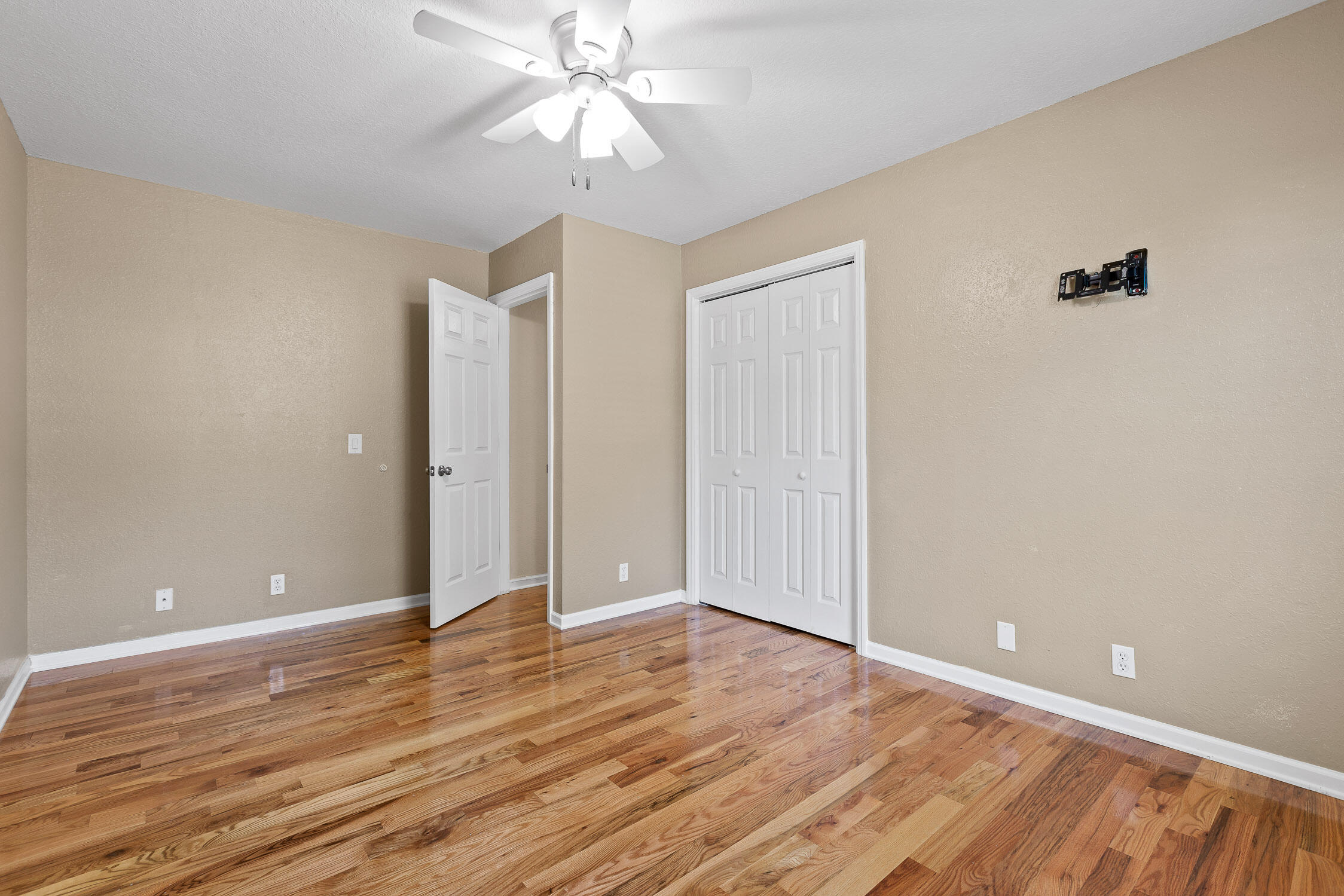 1220 Pendall Lane