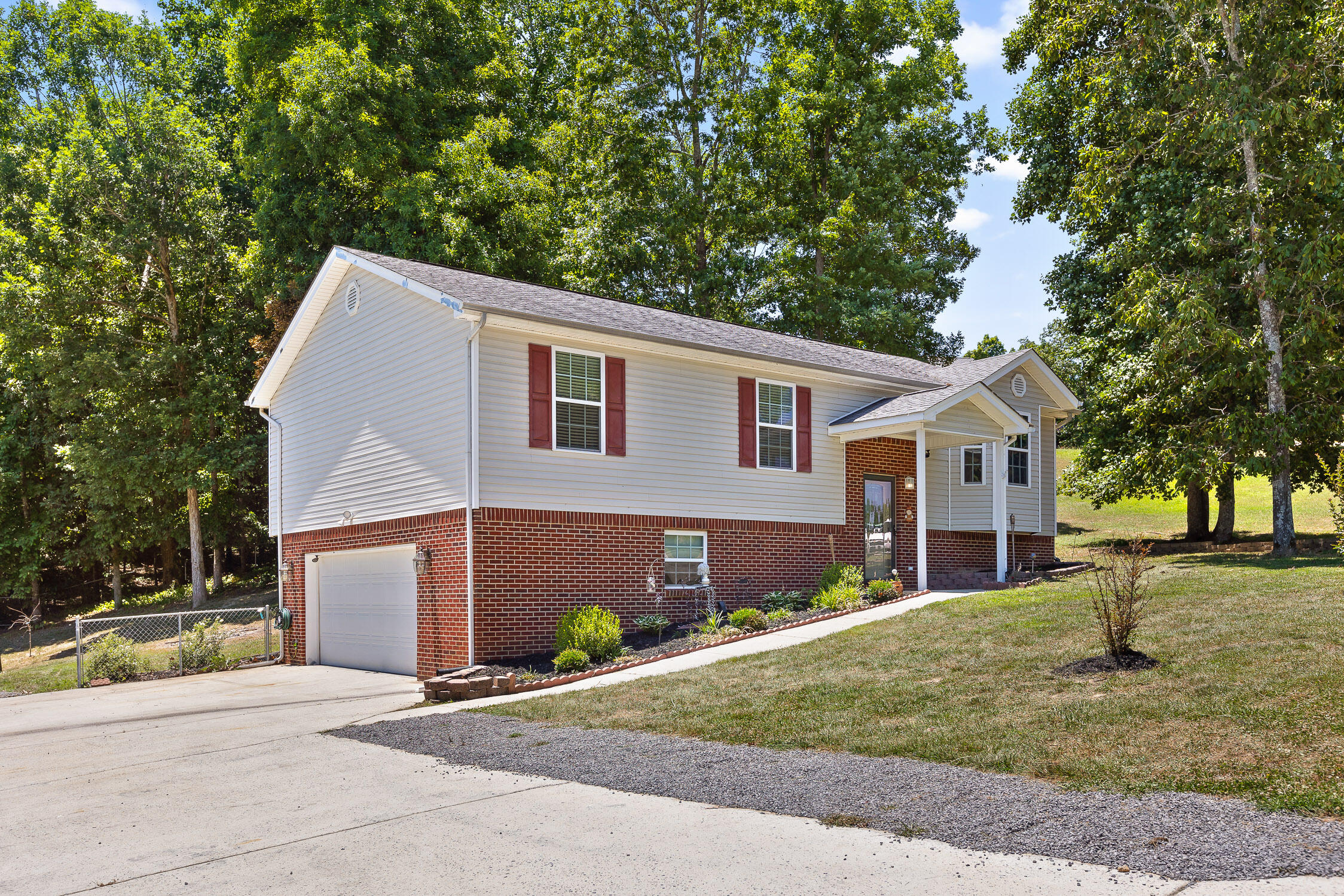 1220 Pendall Lane