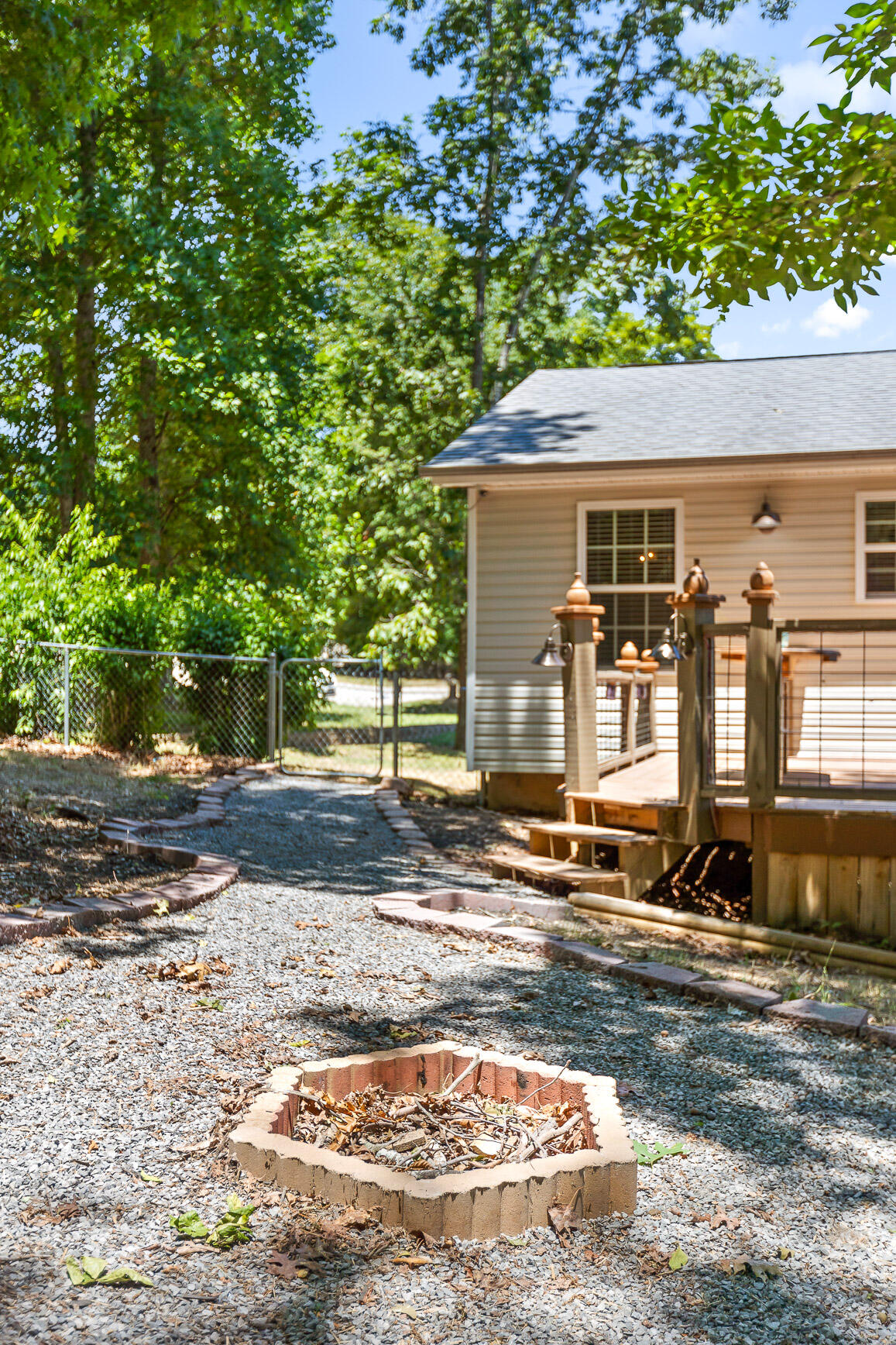 1220 Pendall Lane