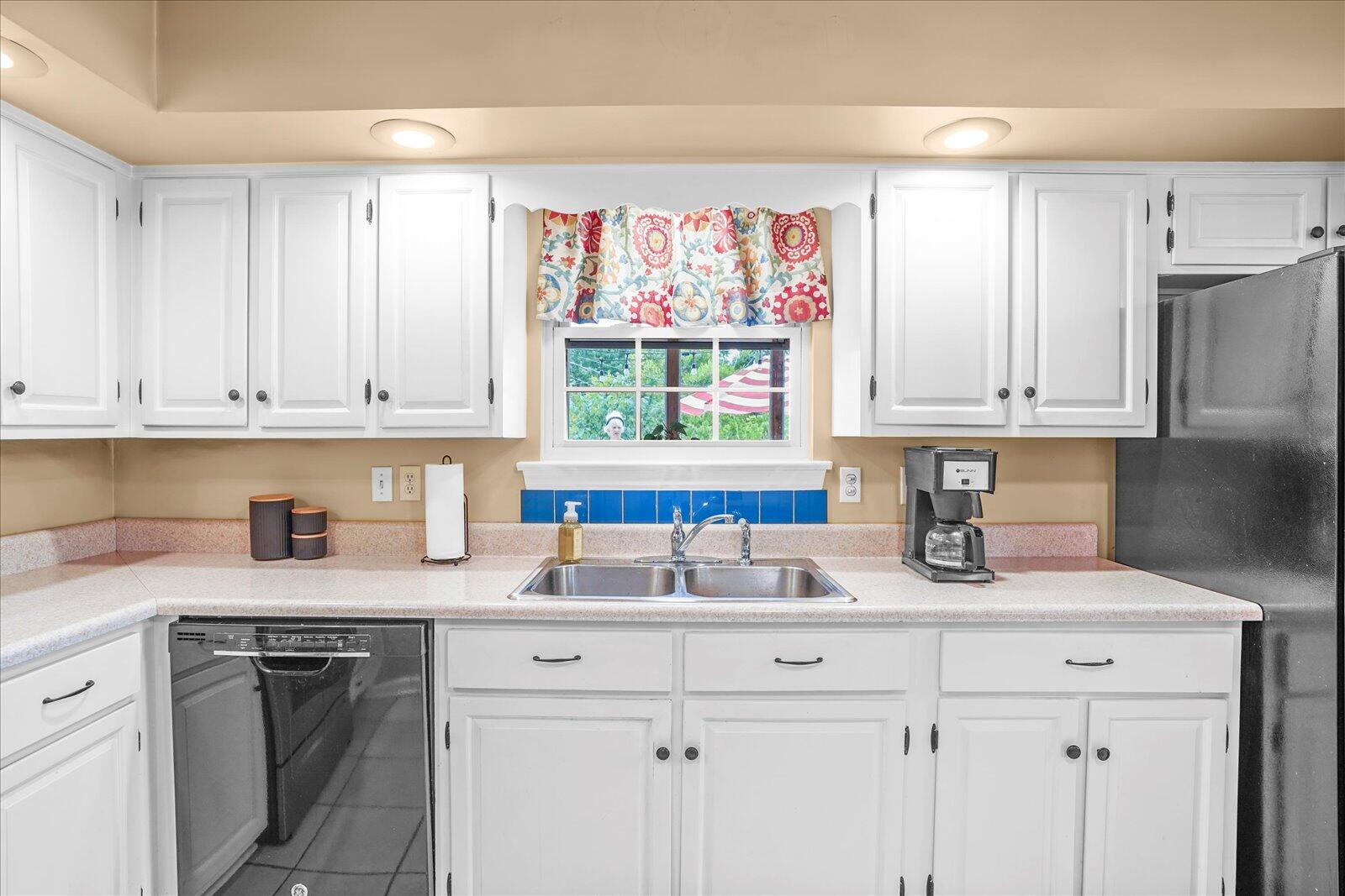 3522 Valley Trail
