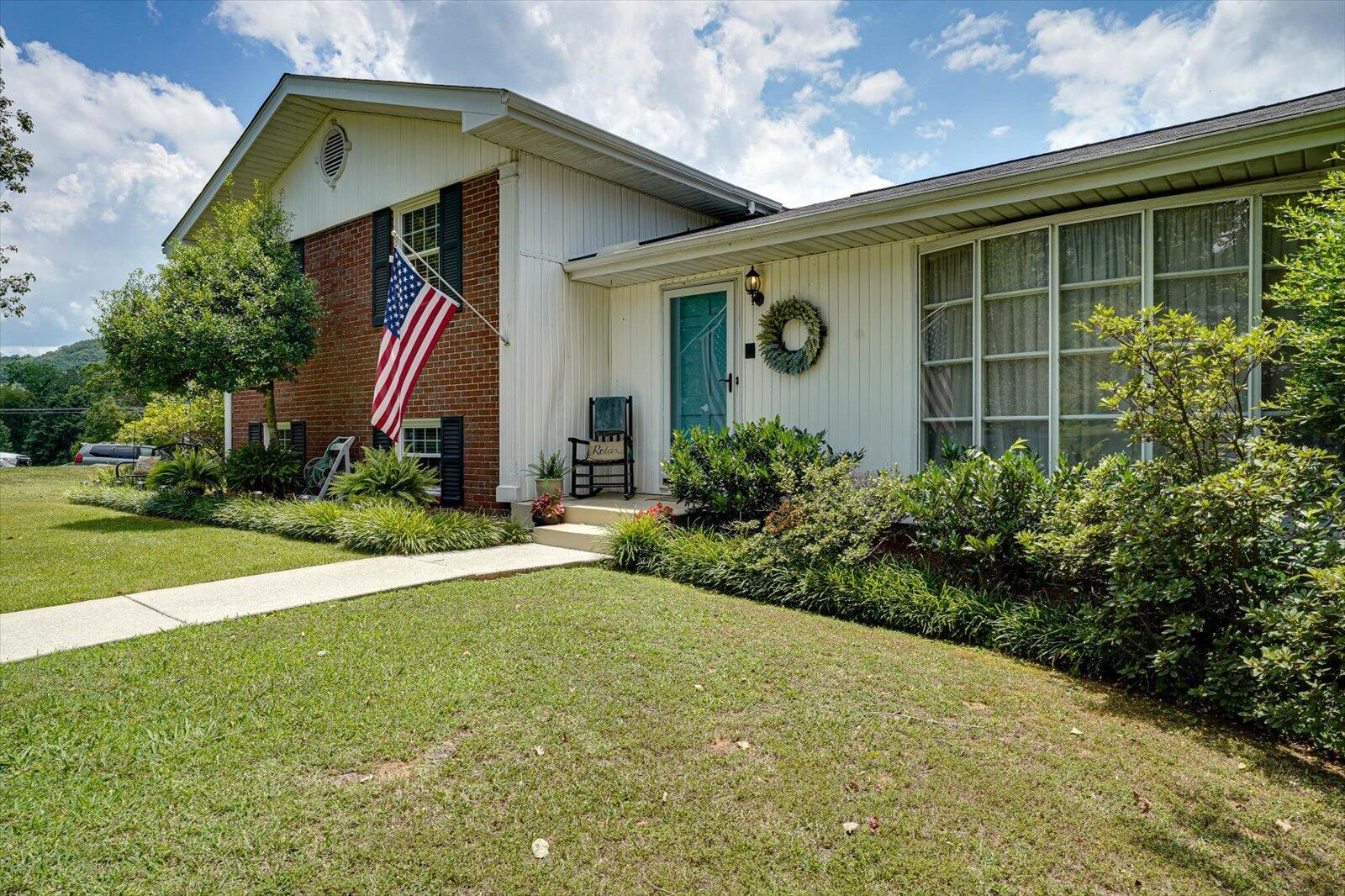 3522 Valley Trail