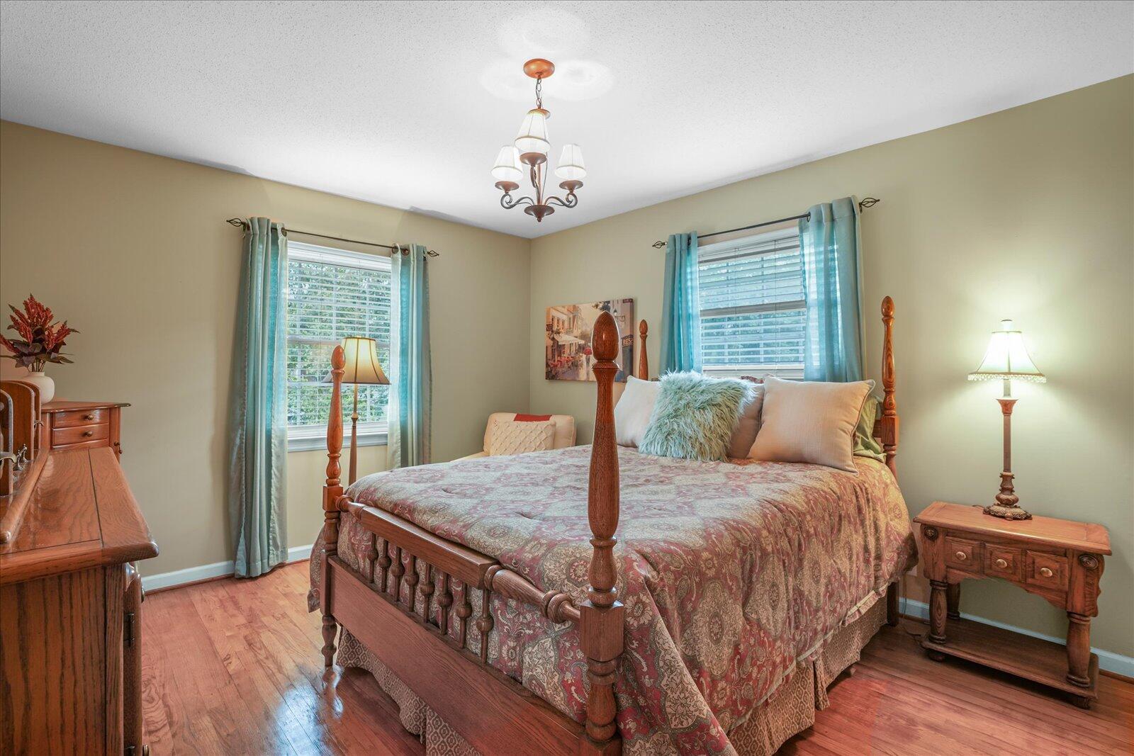 3522 Valley Trail