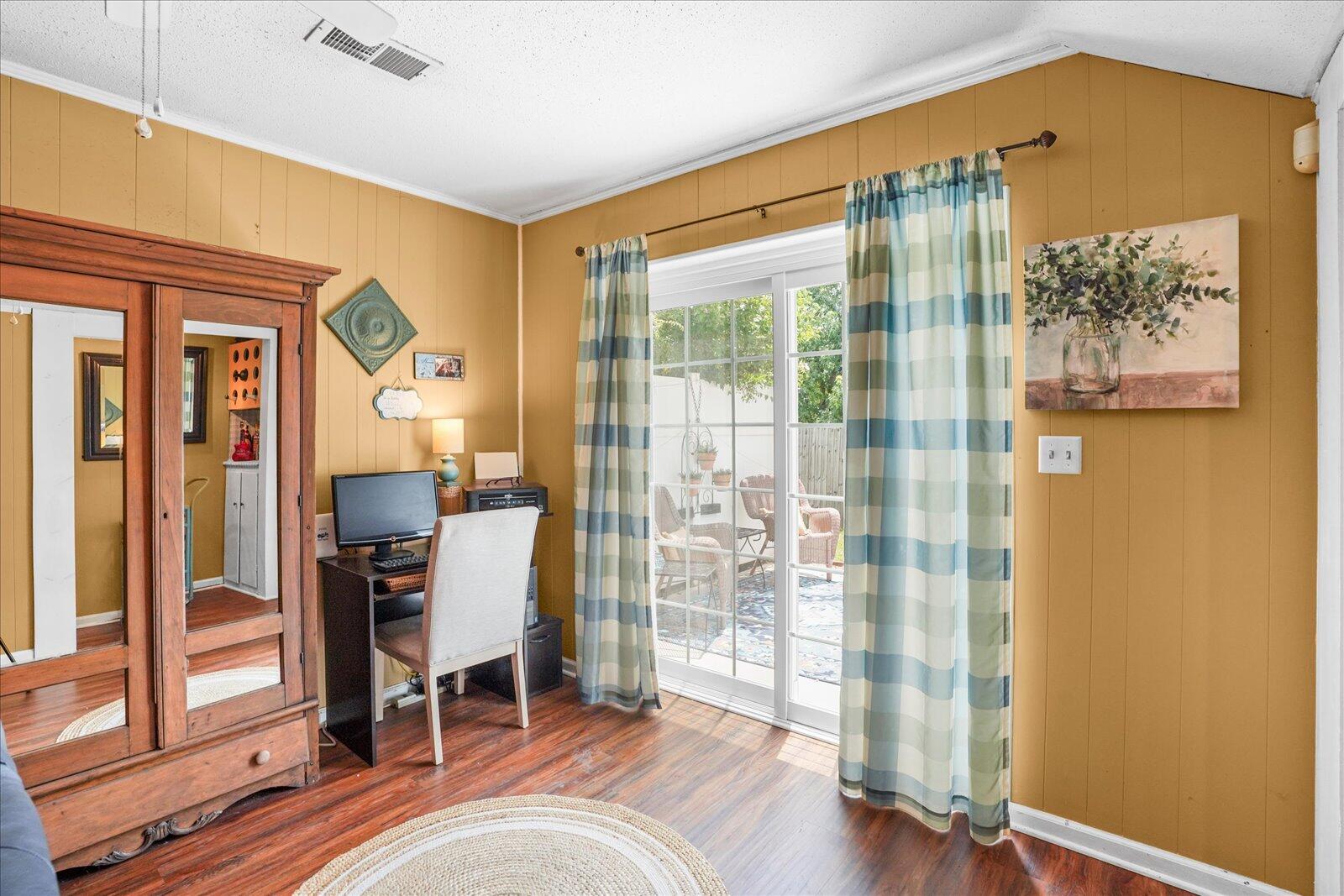 3522 Valley Trail