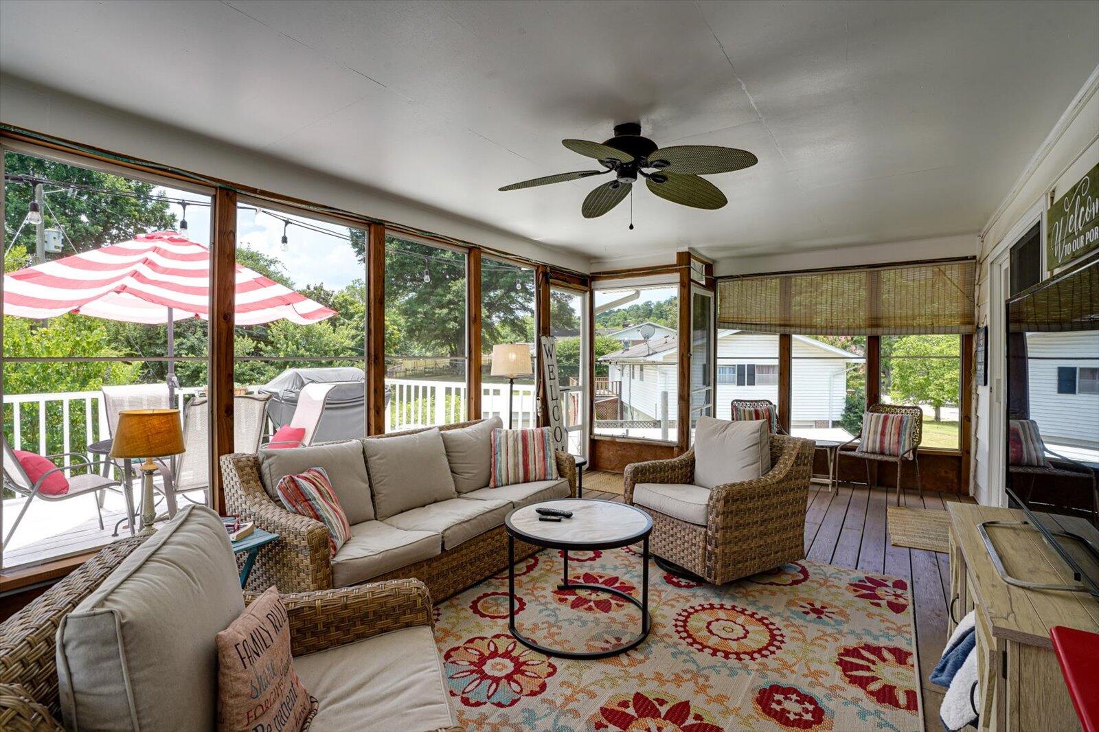 3522 Valley Trail