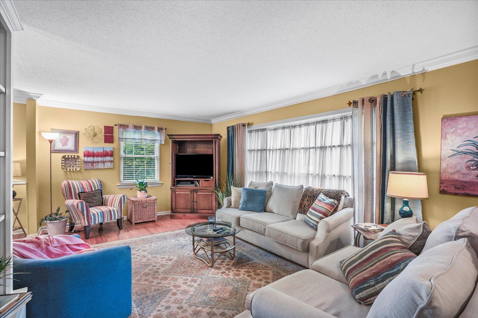 3522 Valley Trail