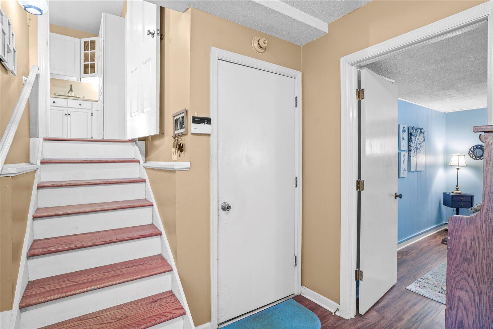 3522 Valley Trail