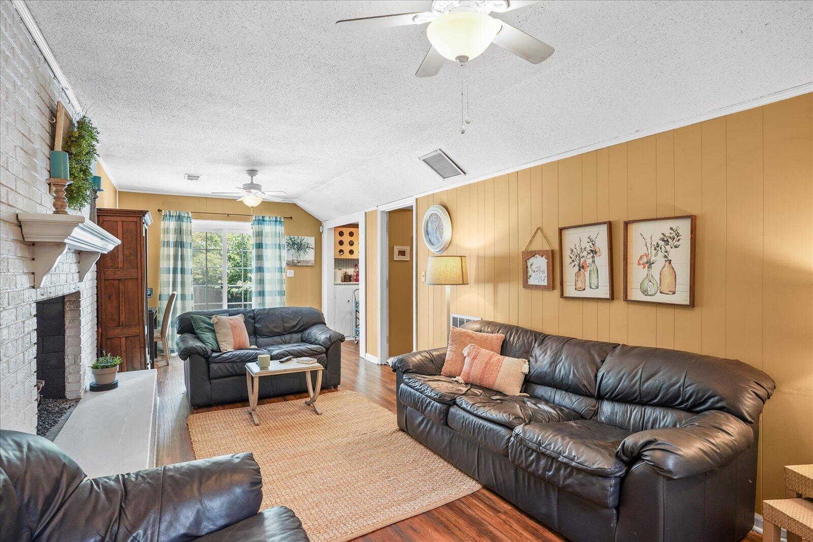 3522 Valley Trail