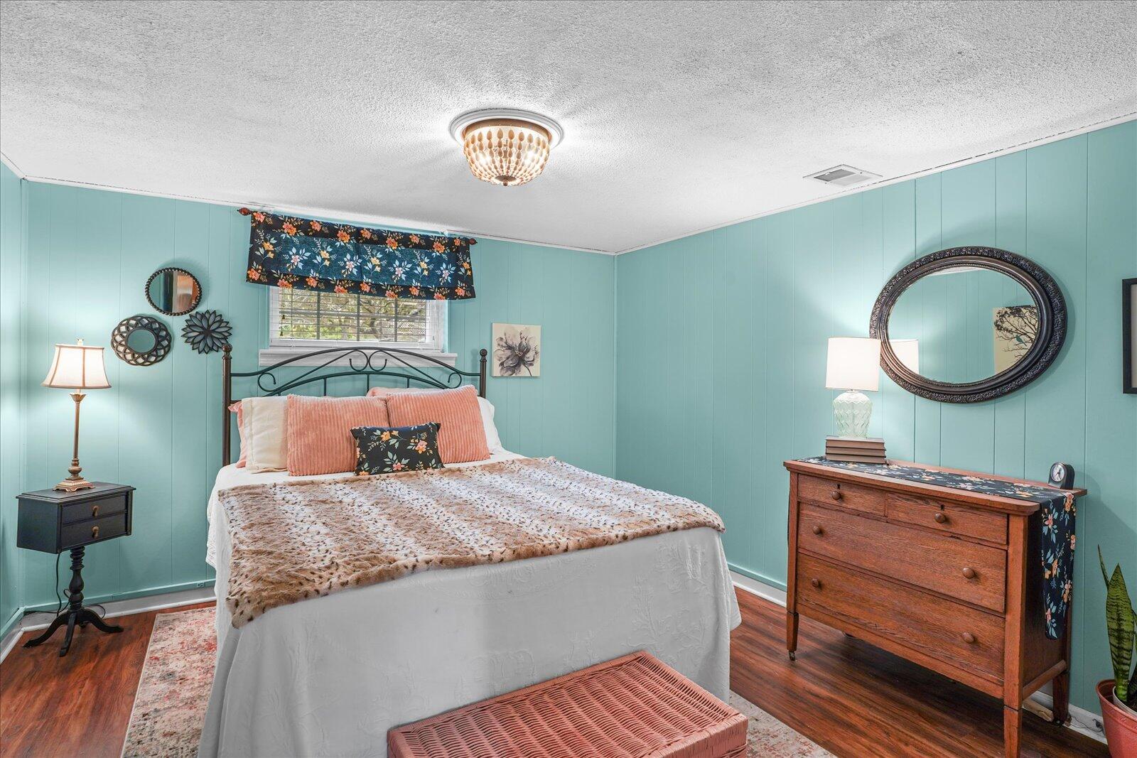 3522 Valley Trail