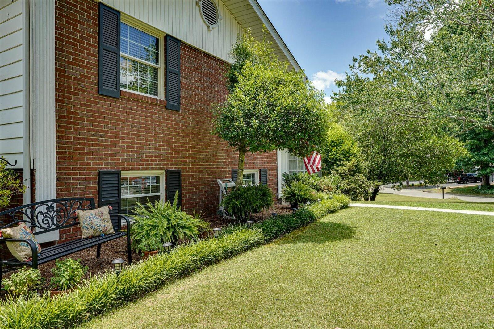 3522 Valley Trail