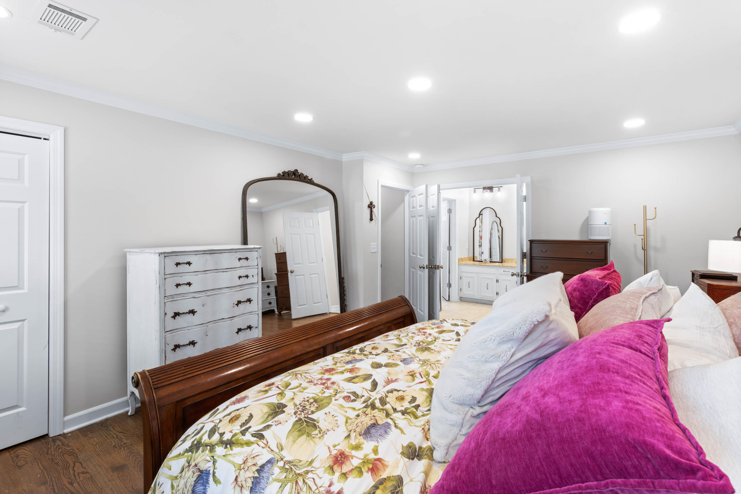 1748 Colonial Shores Drive