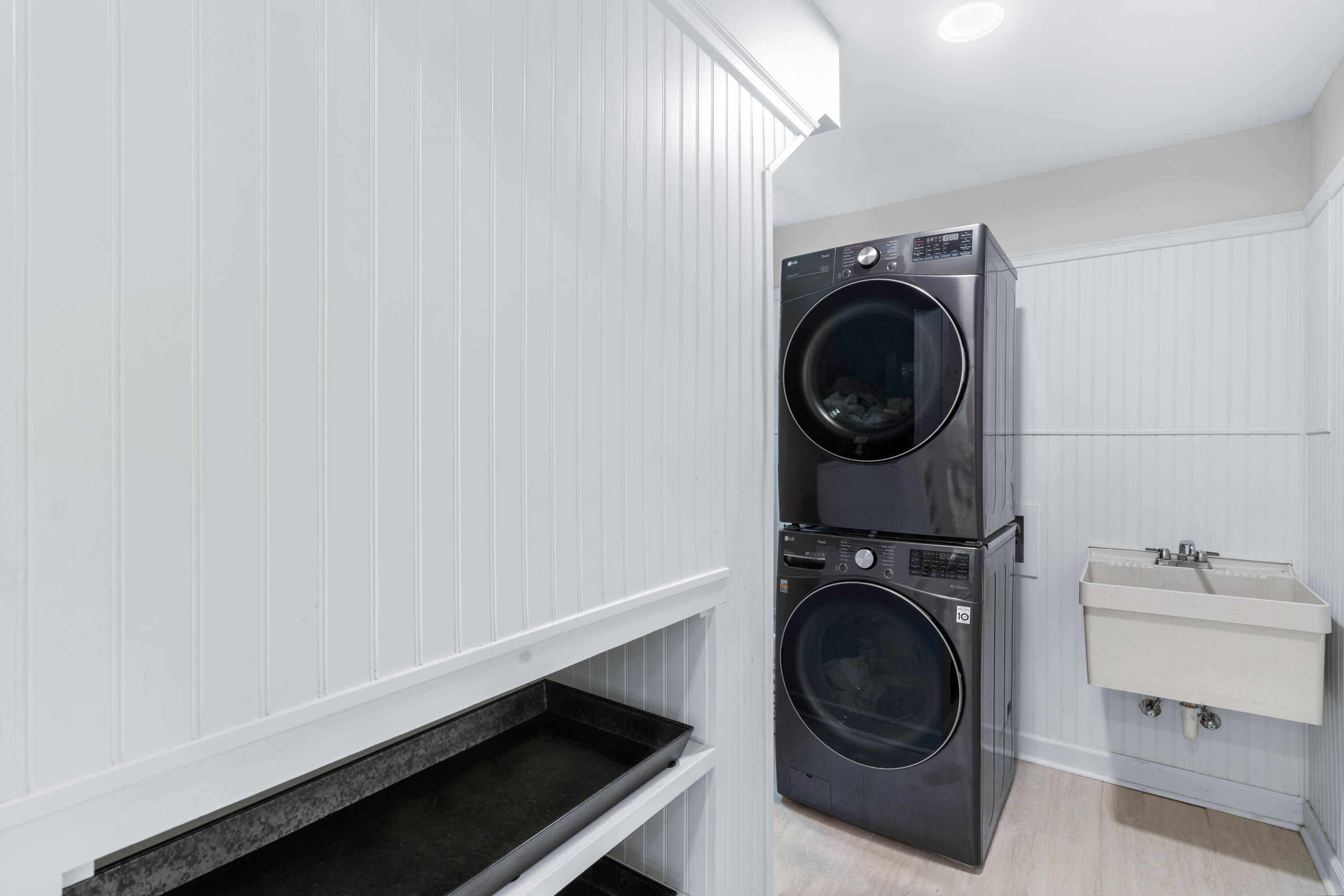 1748 Colonial Shores Drive