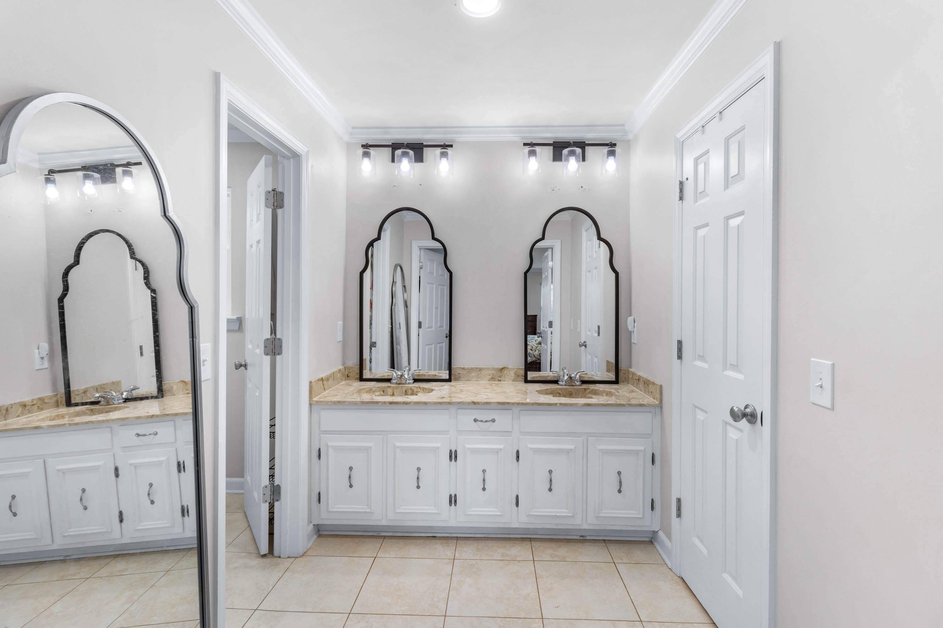 1748 Colonial Shores Drive