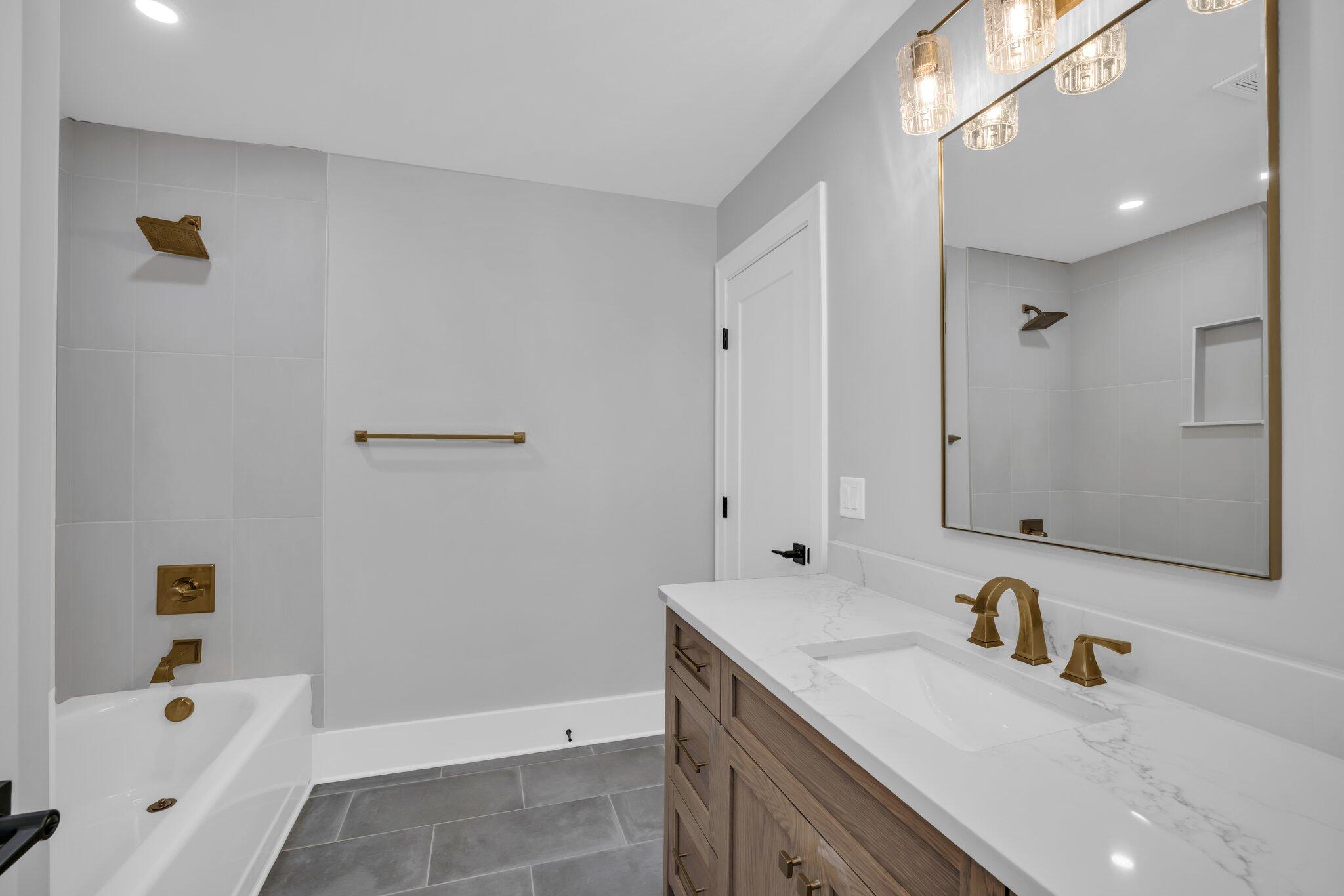 1274 London Woods Way, 34