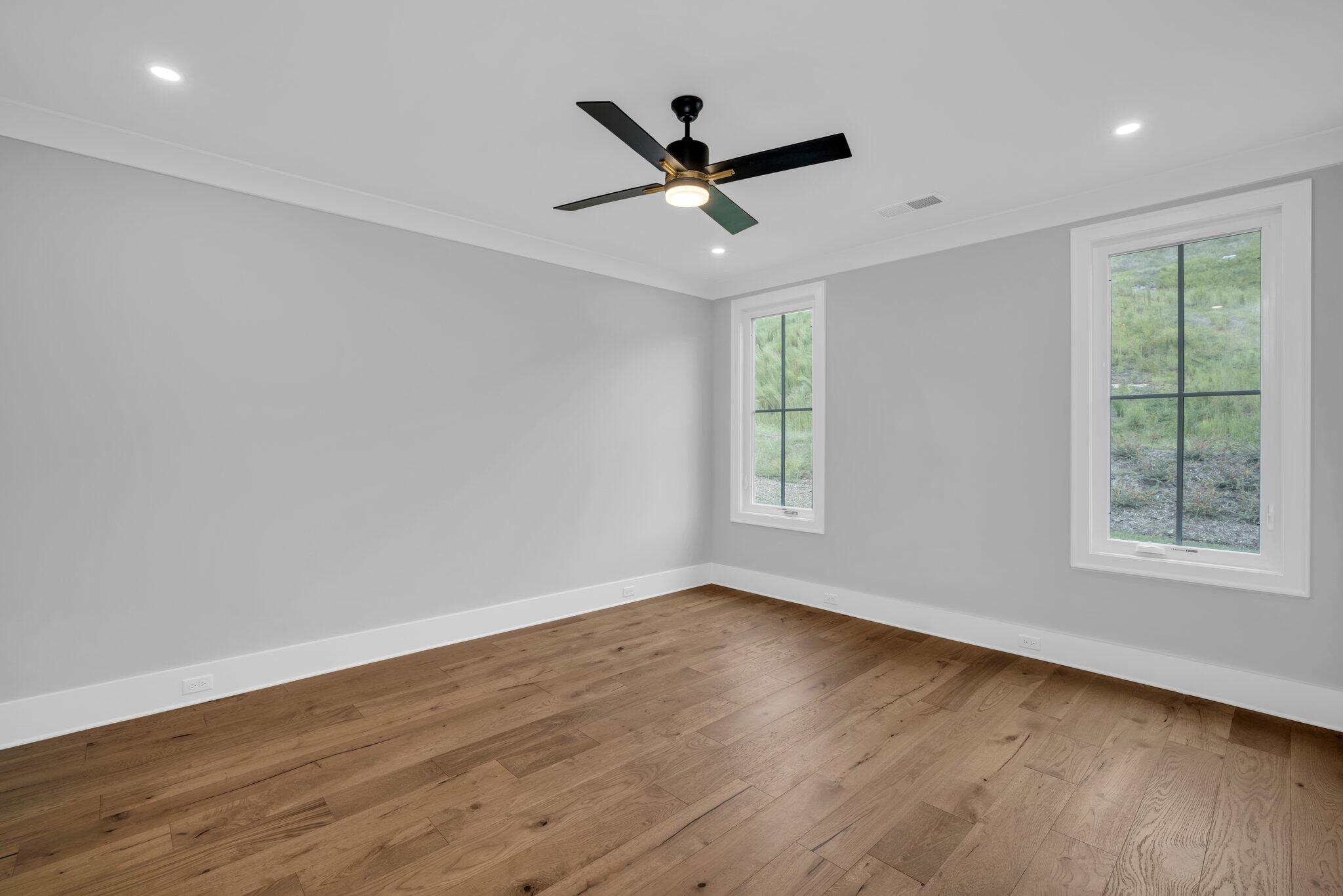 1274 London Woods Way, 34