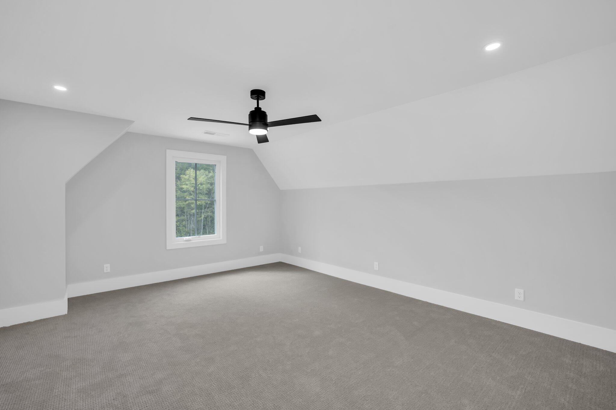 1274 London Woods Way, 34