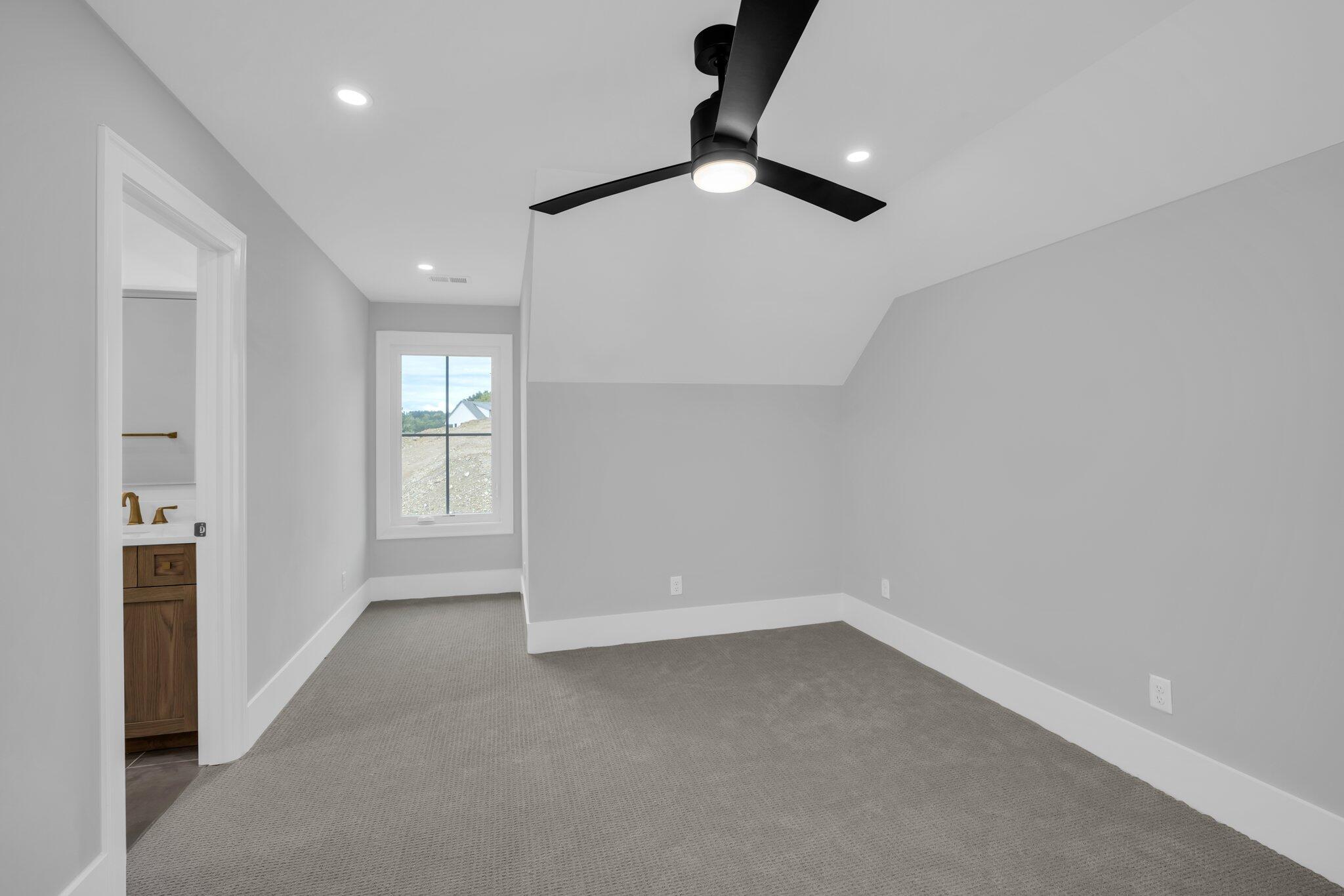 1274 London Woods Way, 34