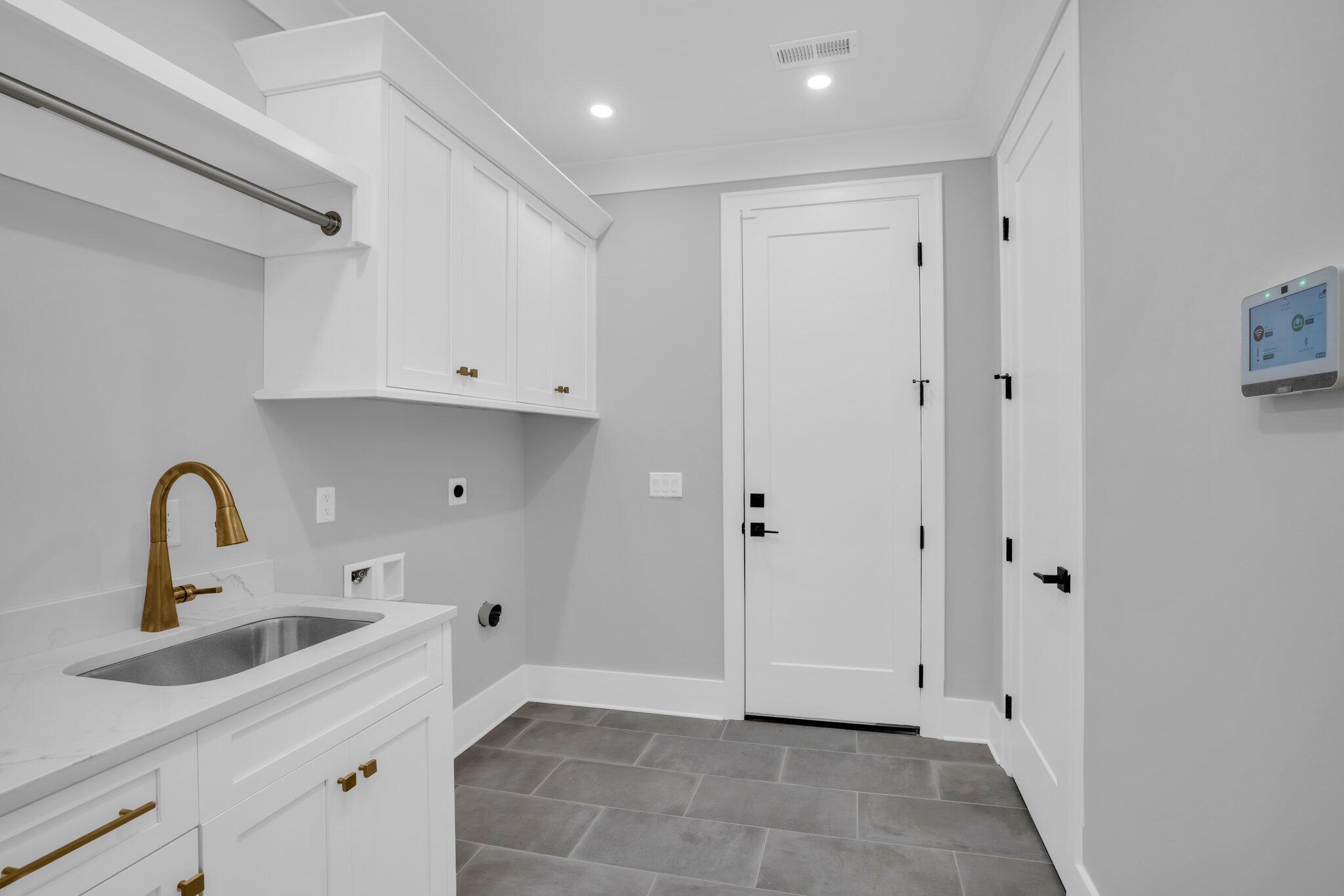 1274 London Woods Way, 34