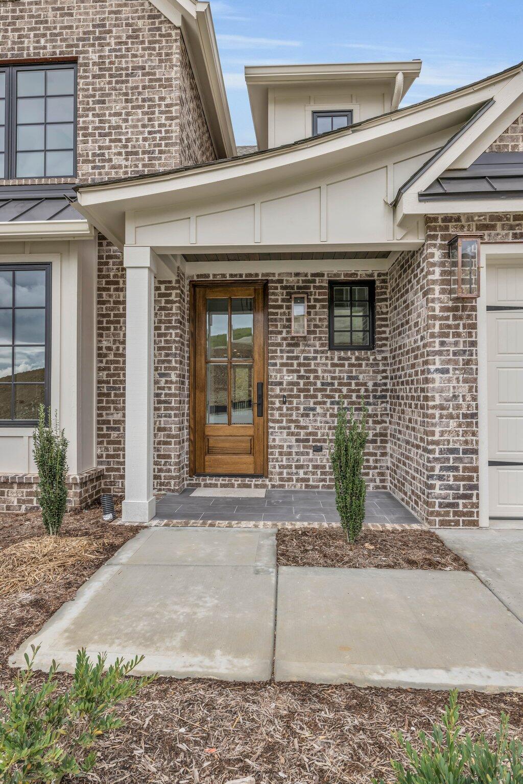 1403 London Woods Way, 21