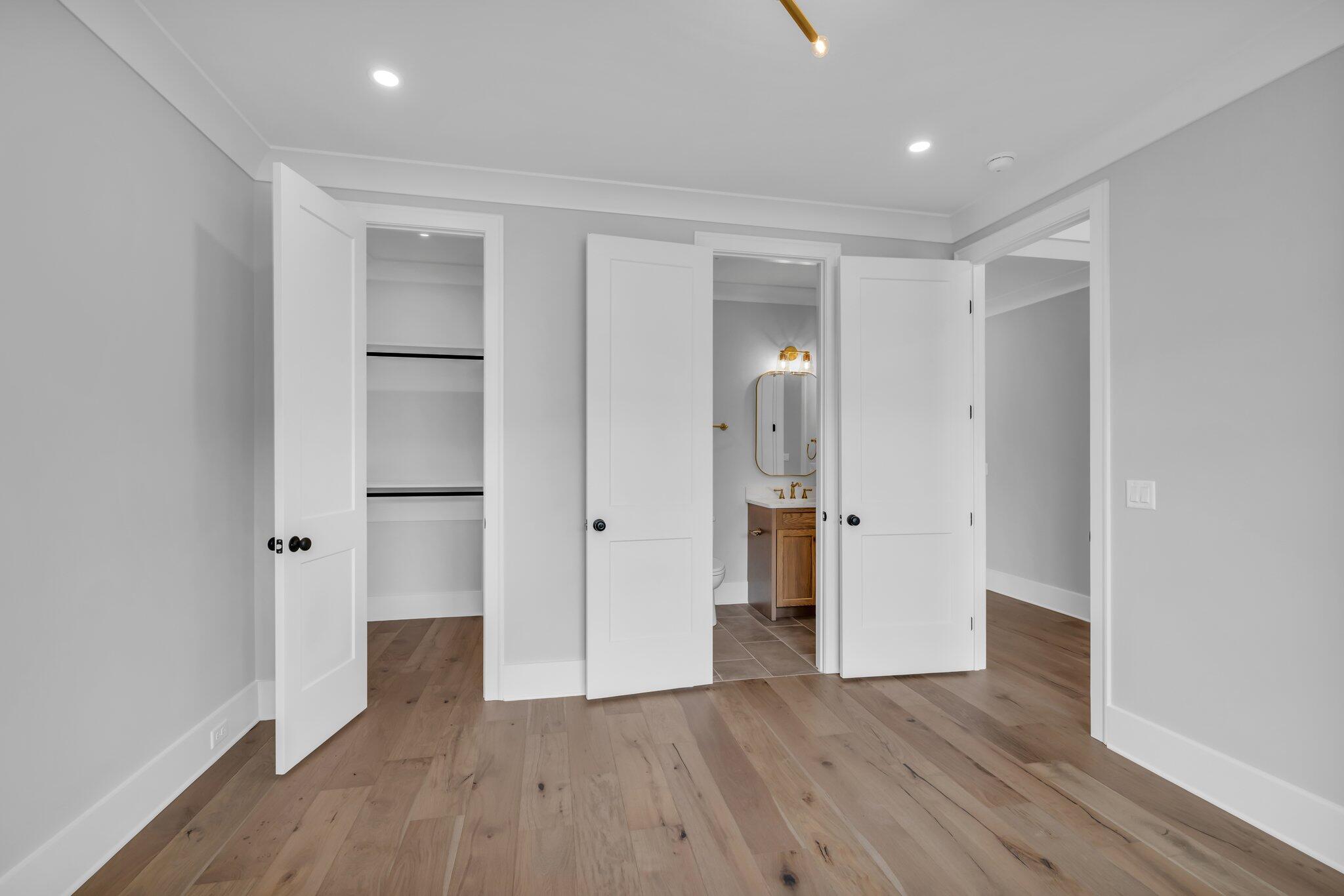 1403 London Woods Way, 21