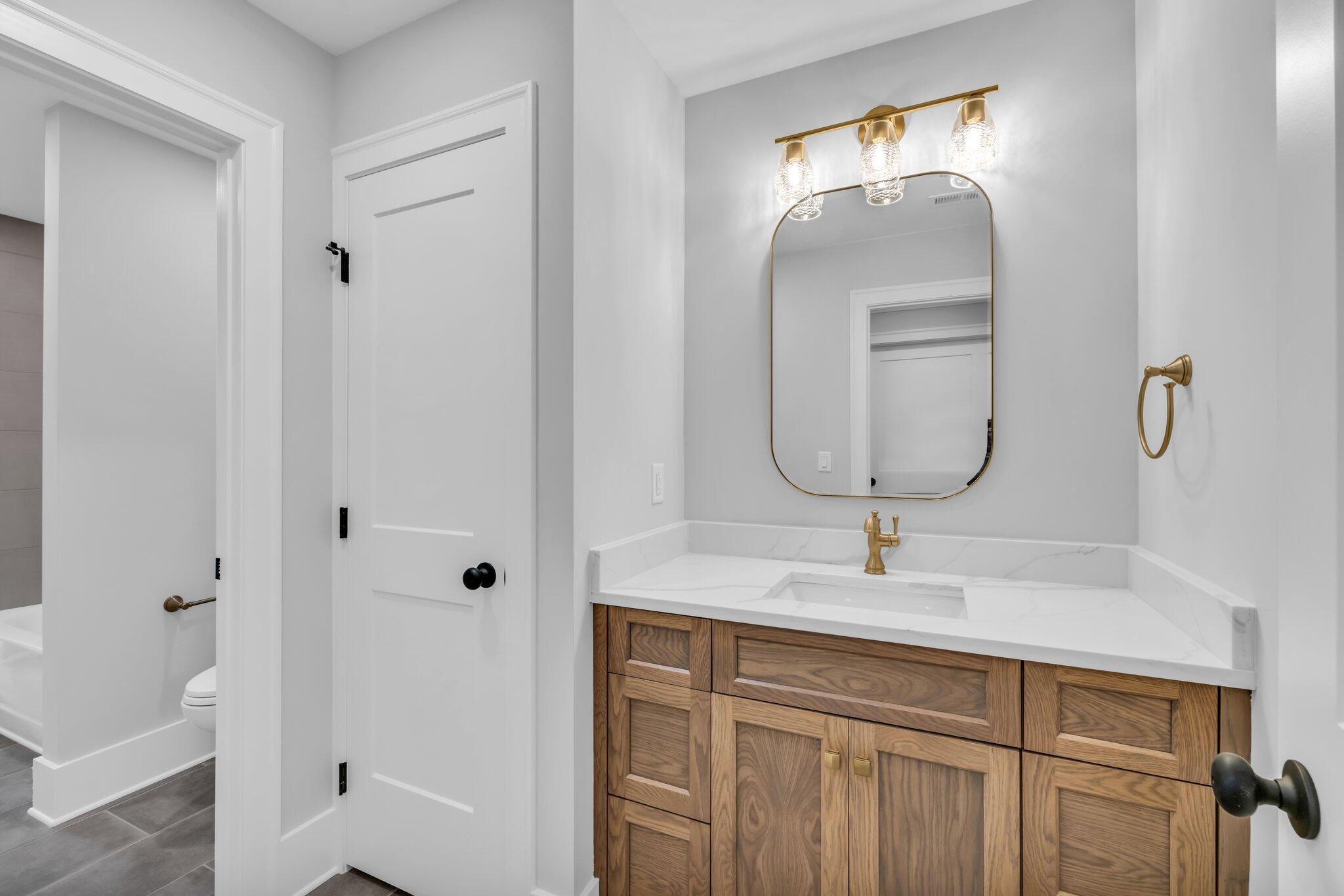 1403 London Woods Way, 21