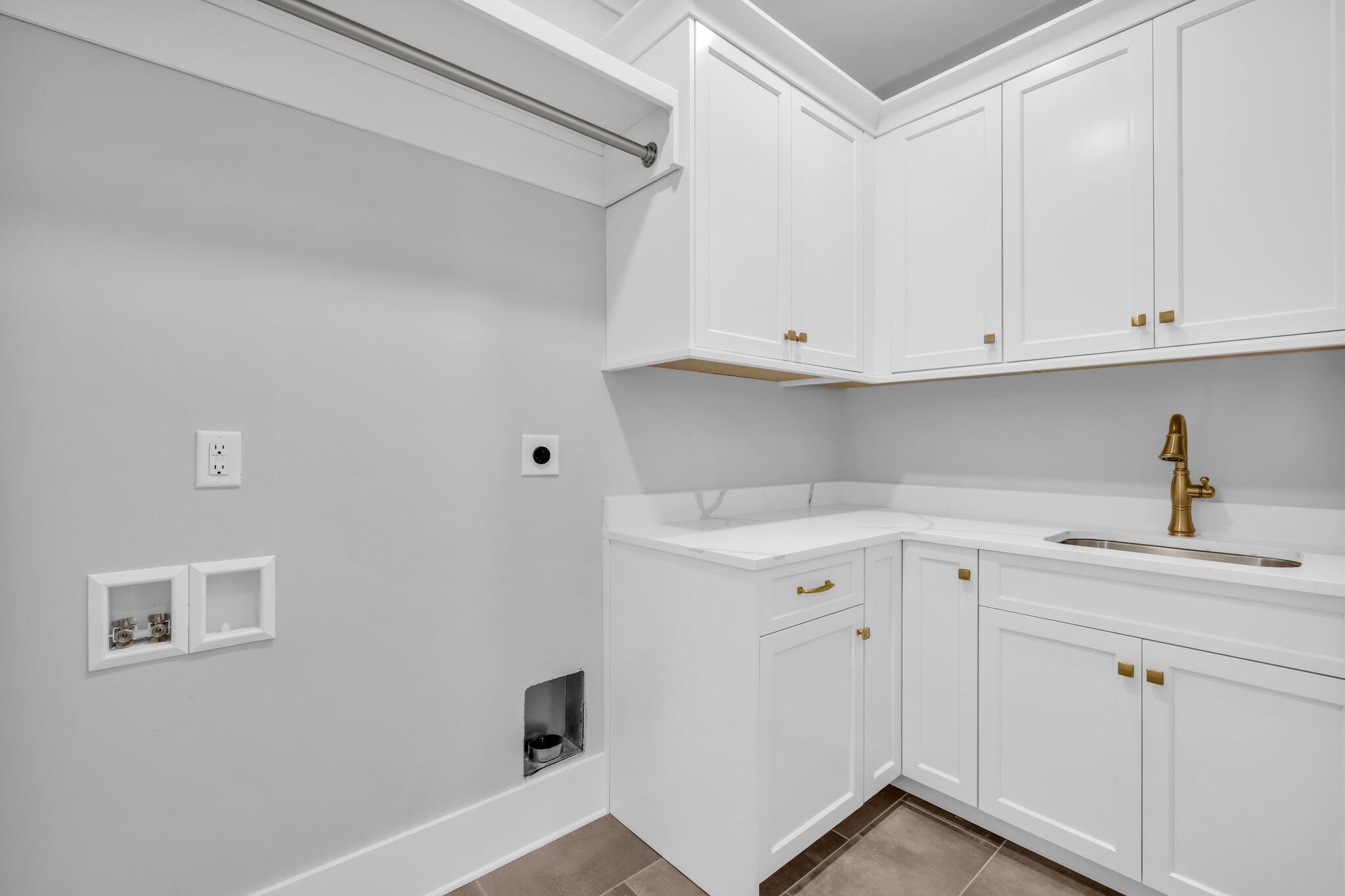 1403 London Woods Way, 21